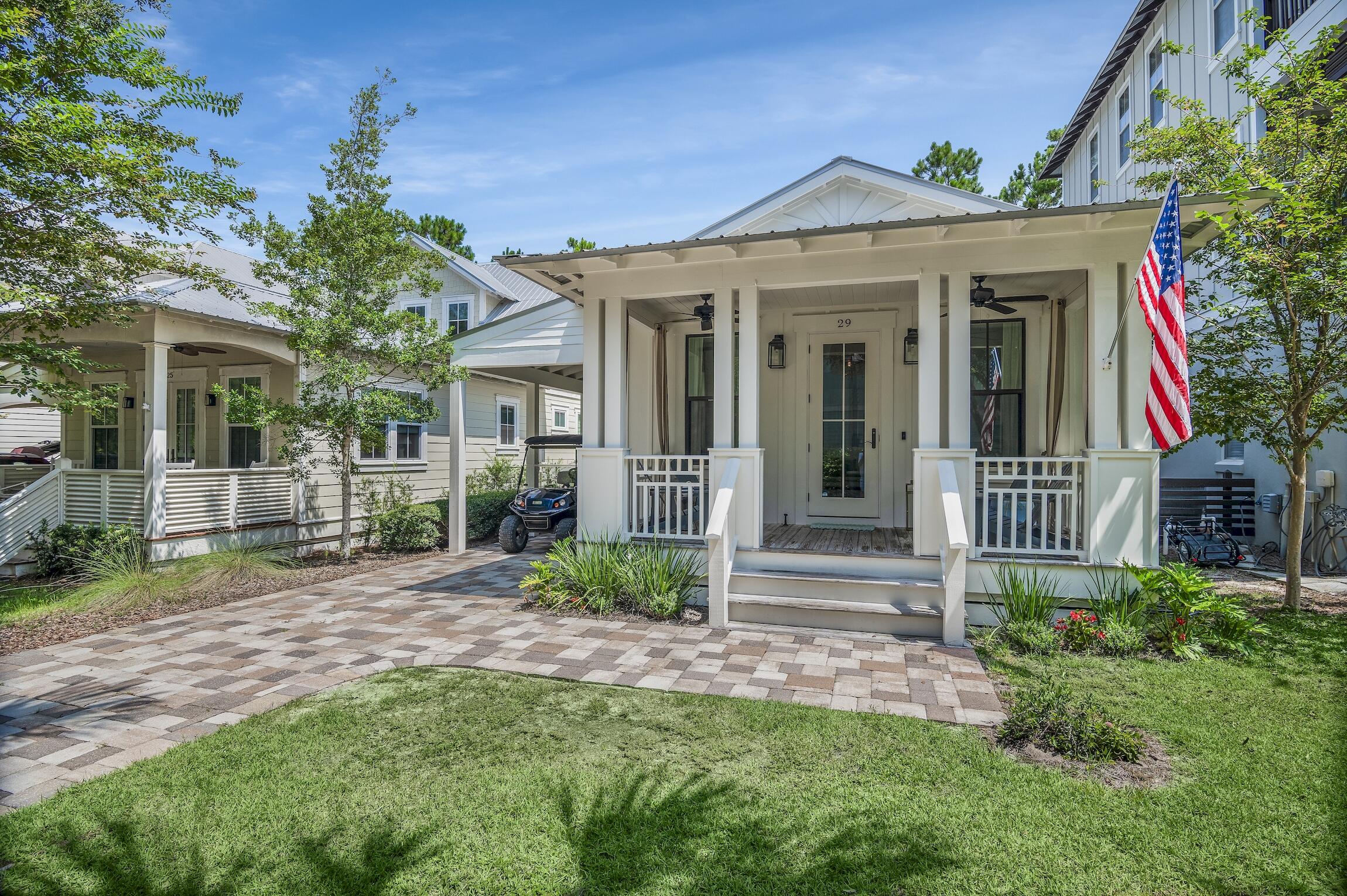 COTTAGES AT EASTERN LAKE - Residential
