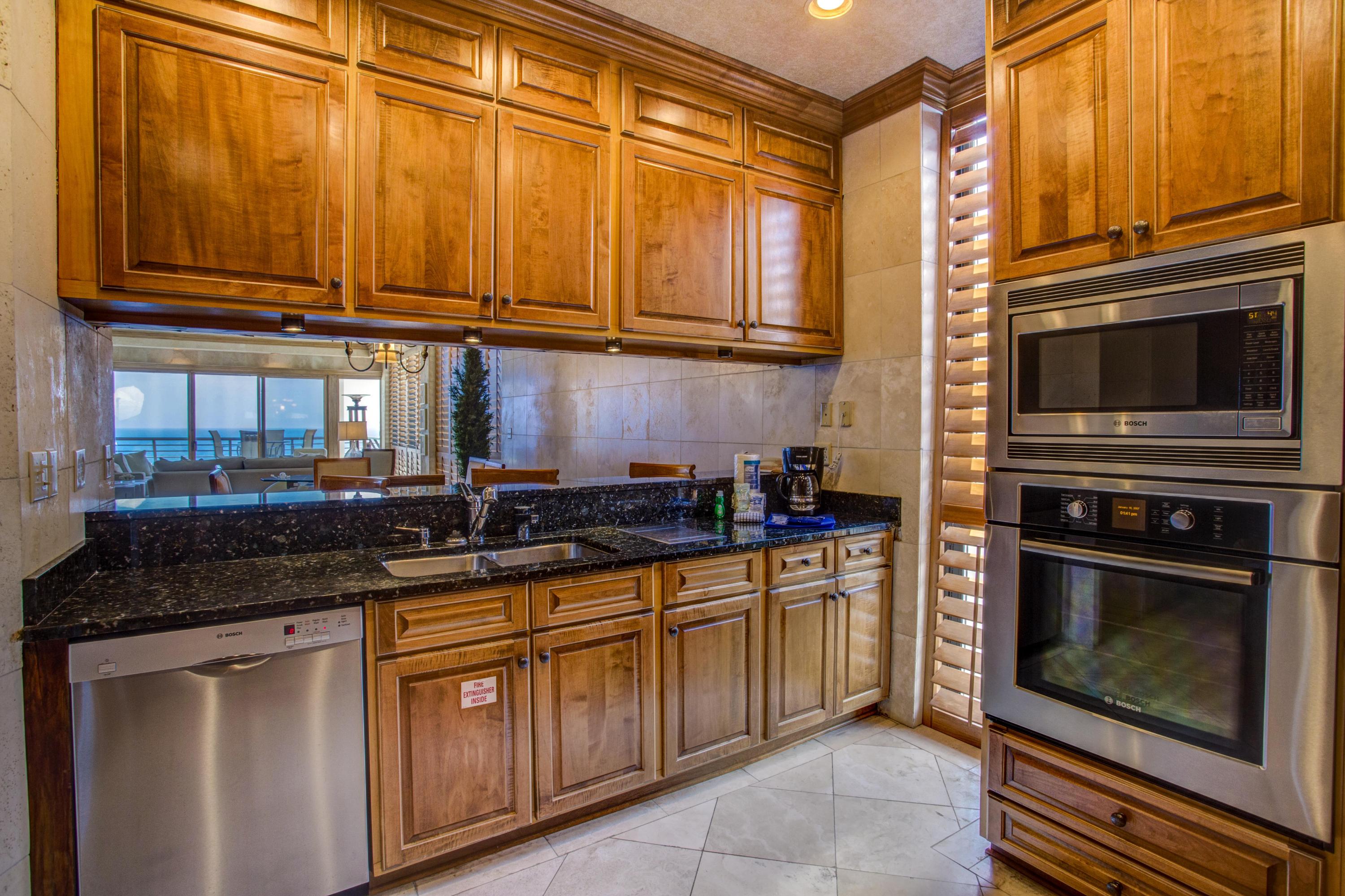 EMERALD TOWERS CONDO - Residential