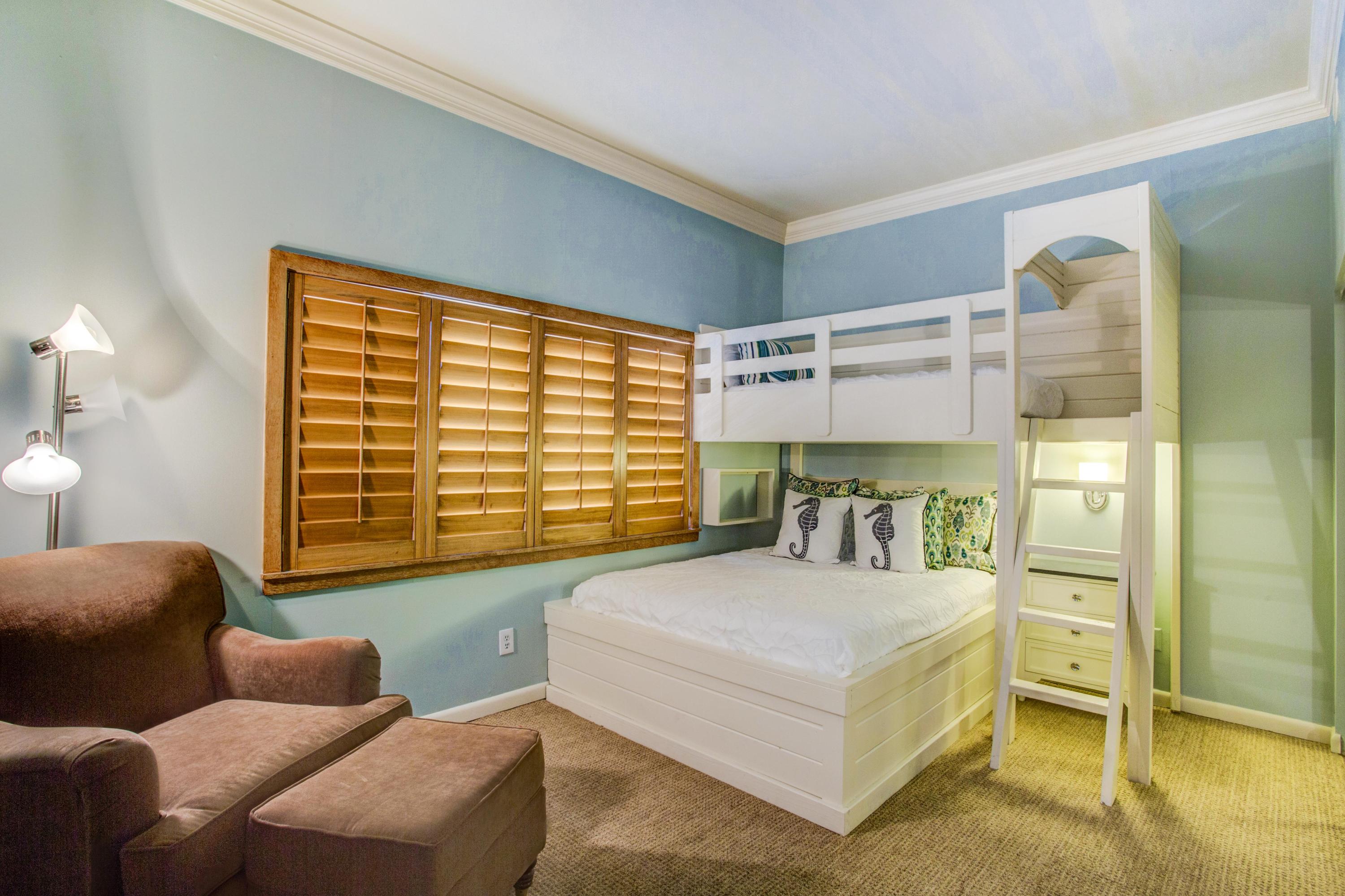 EMERALD TOWERS CONDO - Residential