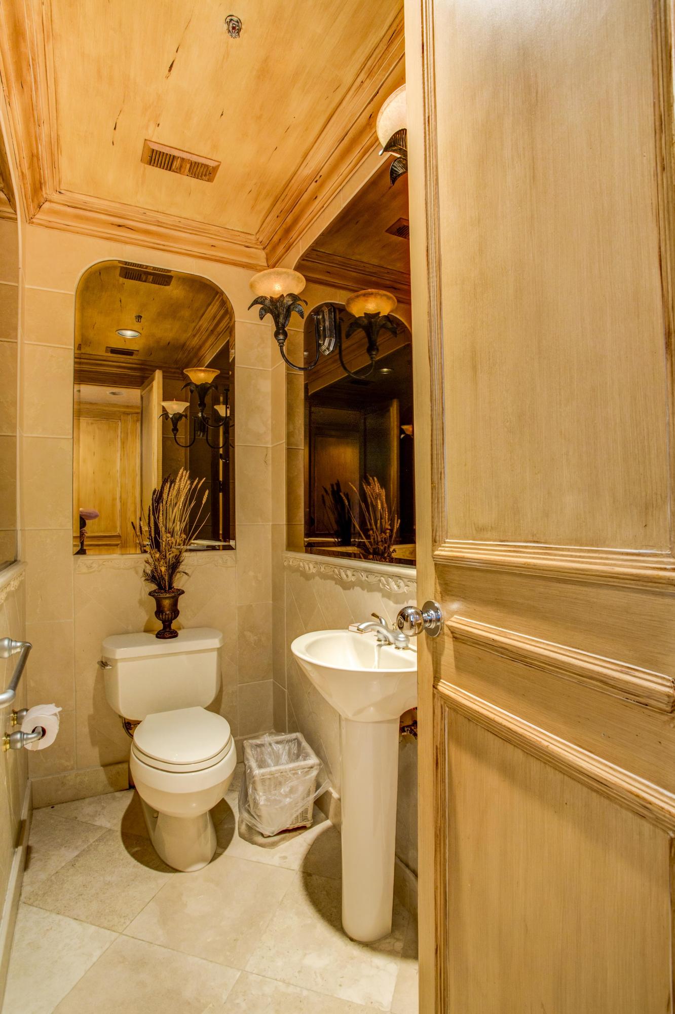 EMERALD TOWERS CONDO - Residential