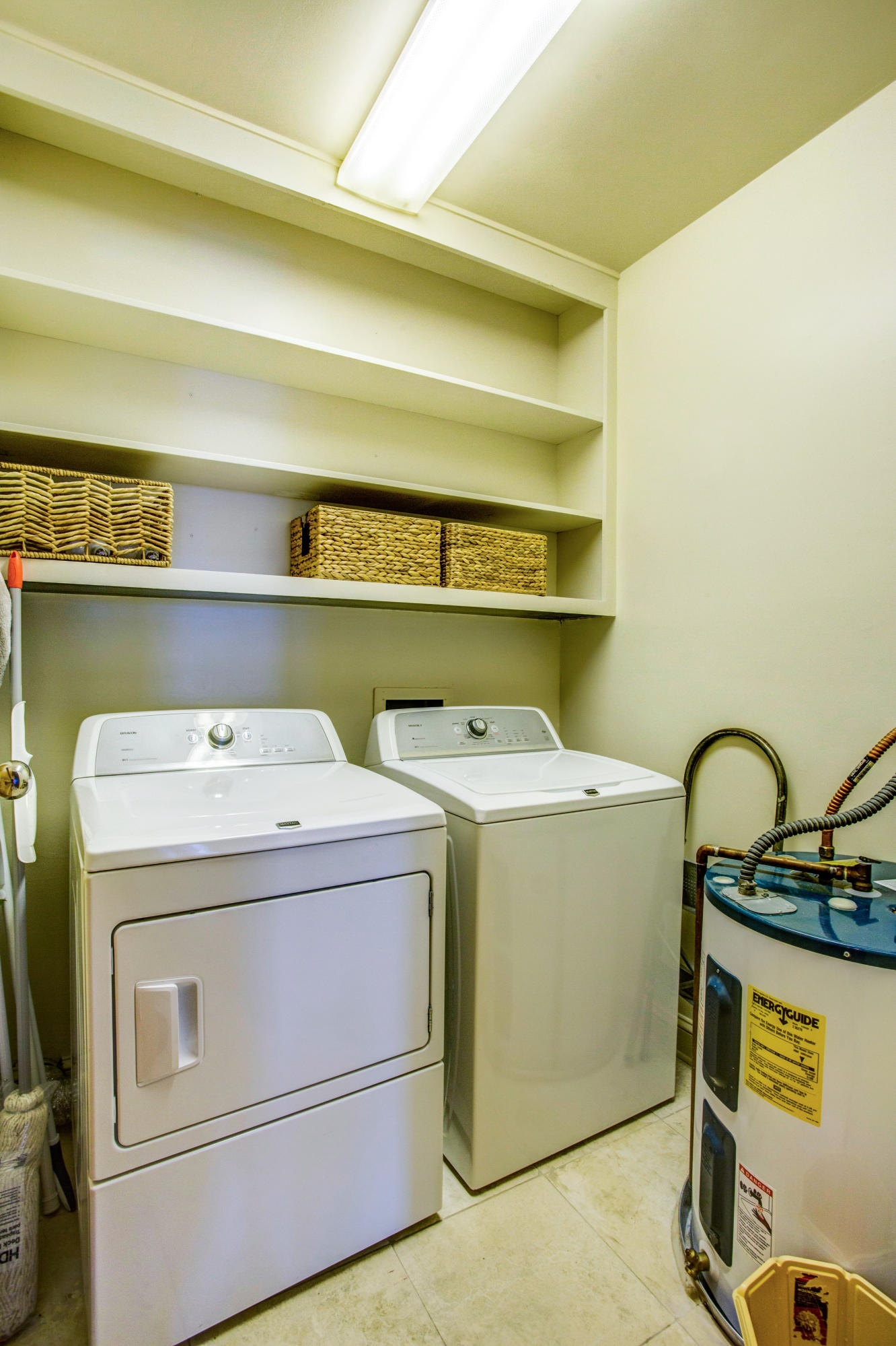 EMERALD TOWERS CONDO - Residential