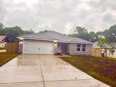 678 E Cobb Avenue Crestview FL 32539