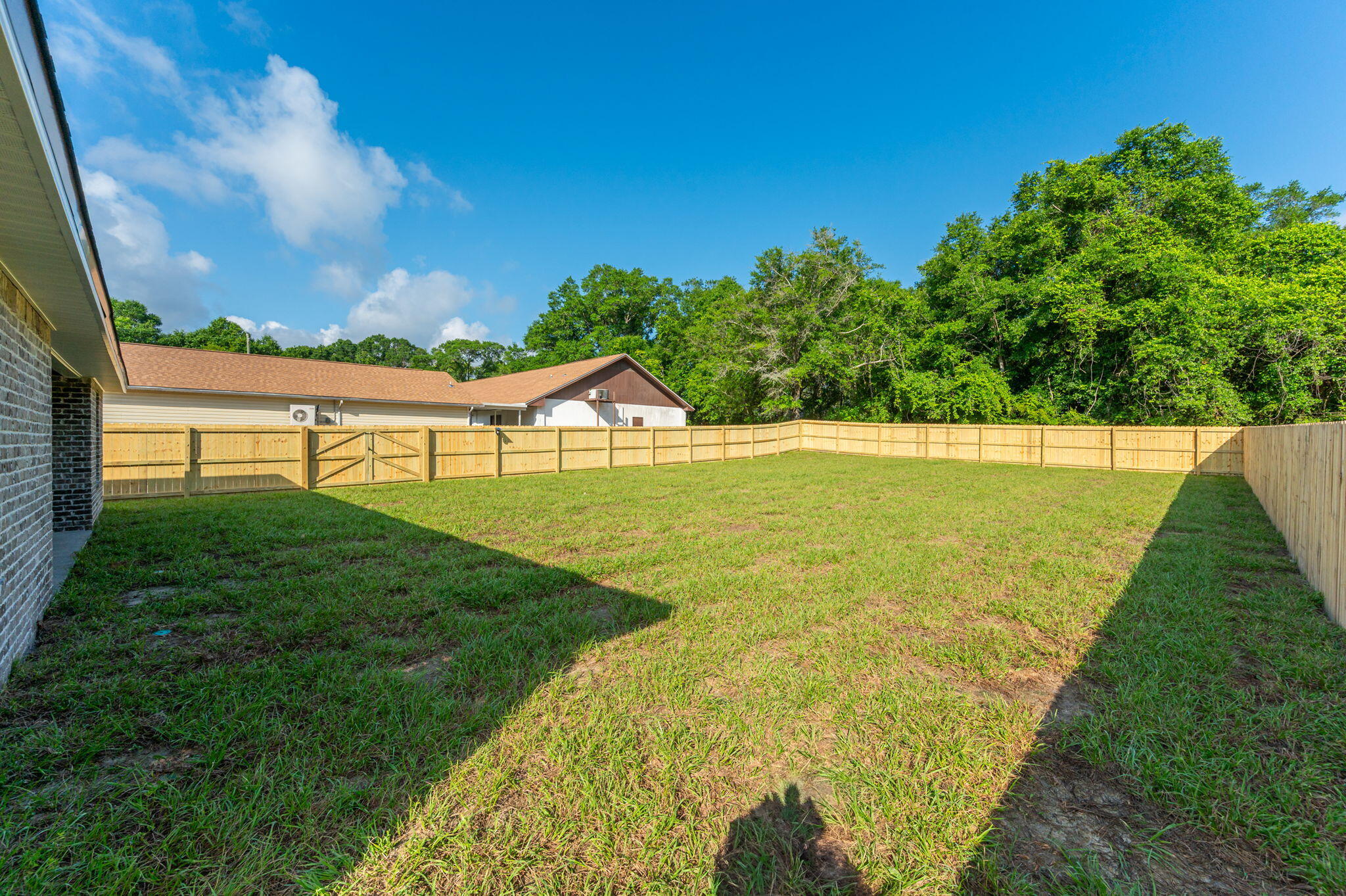 CRESTVIEW LOT 6 BLK 151 - Residential
