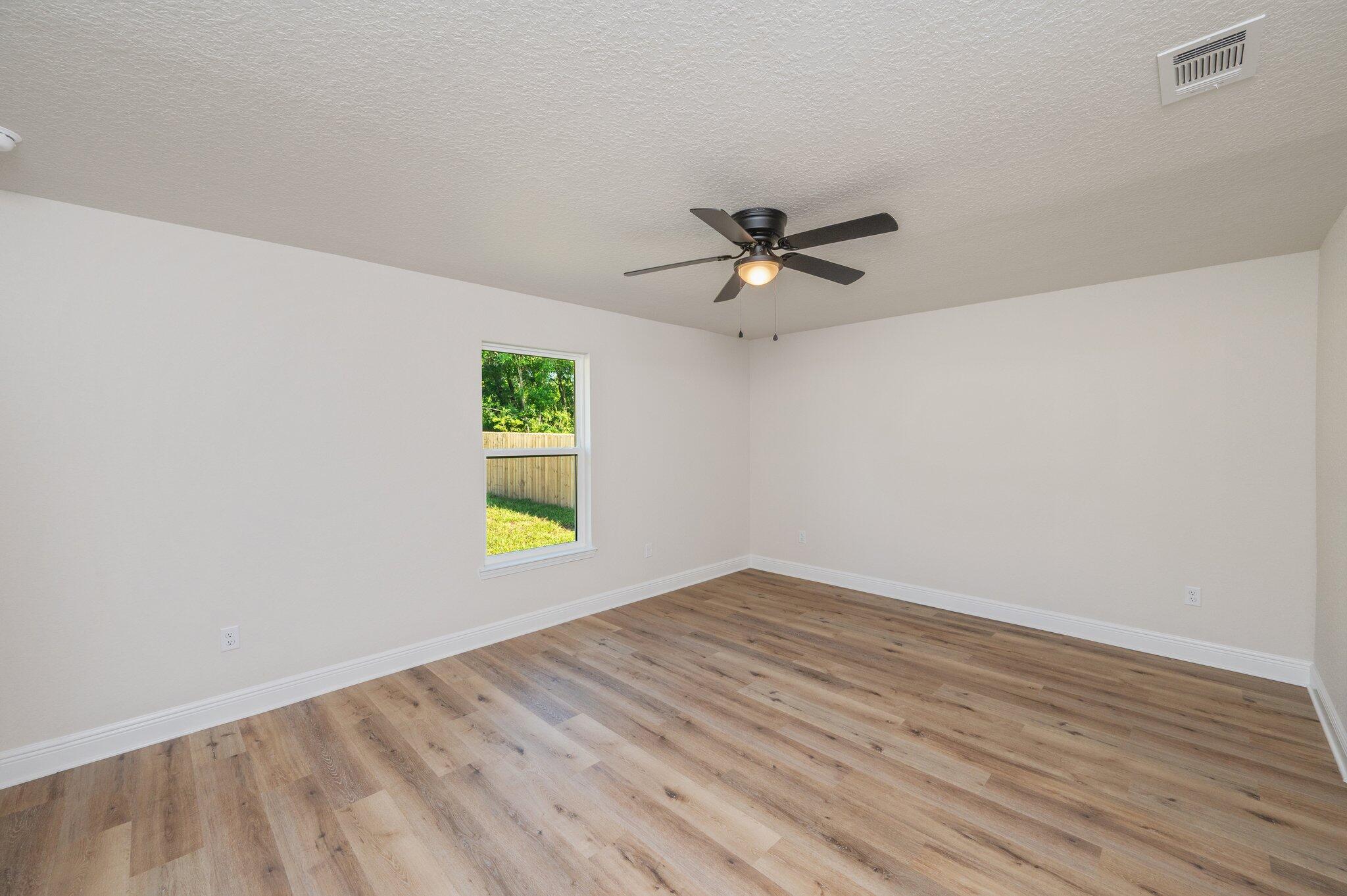 CRESTVIEW LOT 6 BLK 151 - Residential