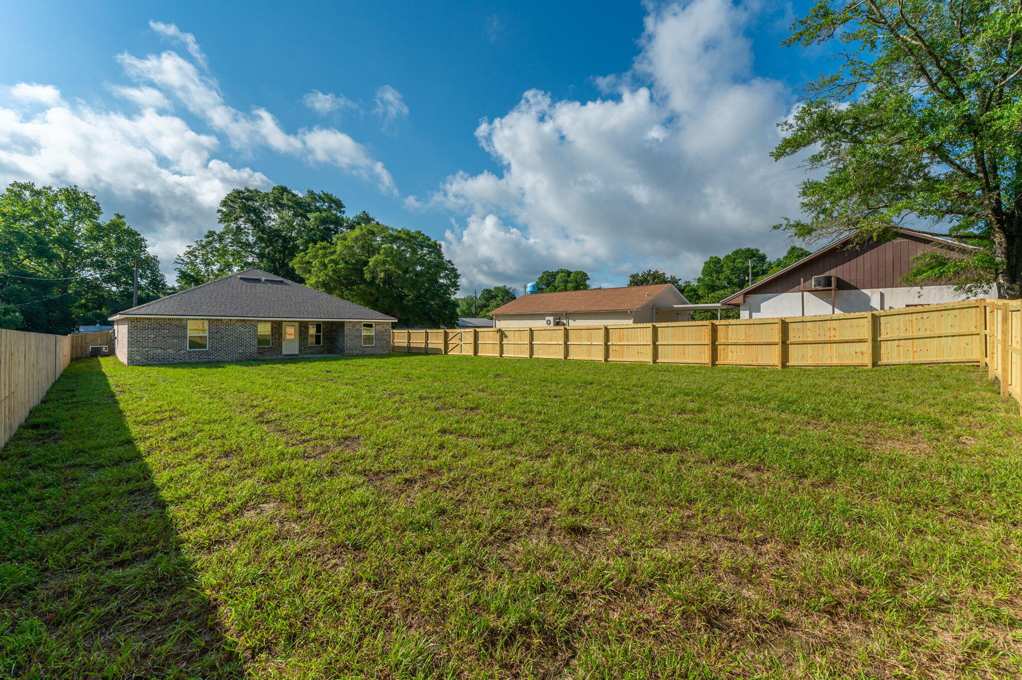 CRESTVIEW LOT 6 BLK 151 - Residential