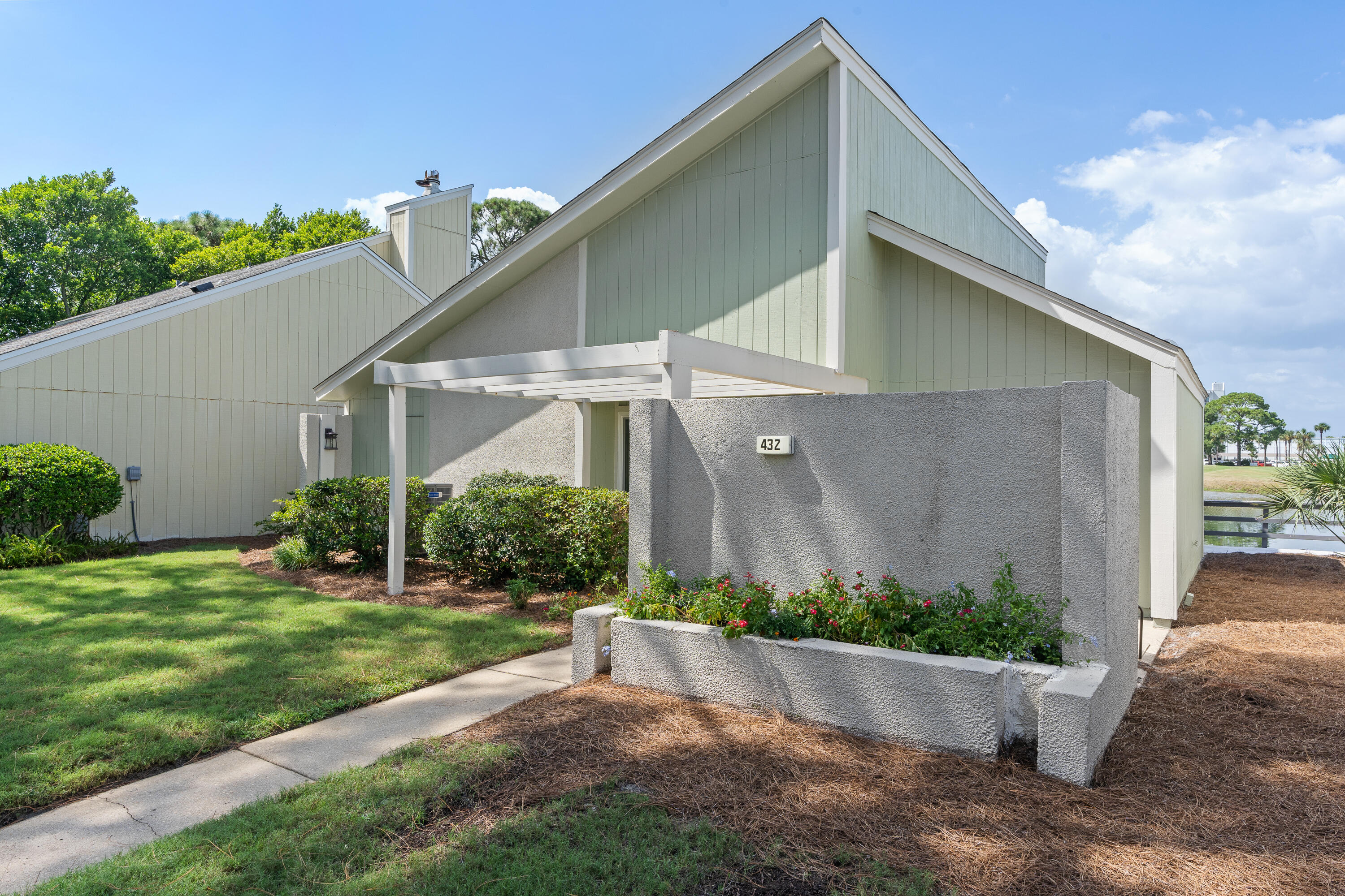 LINKSIDE VILLAGE - Residential