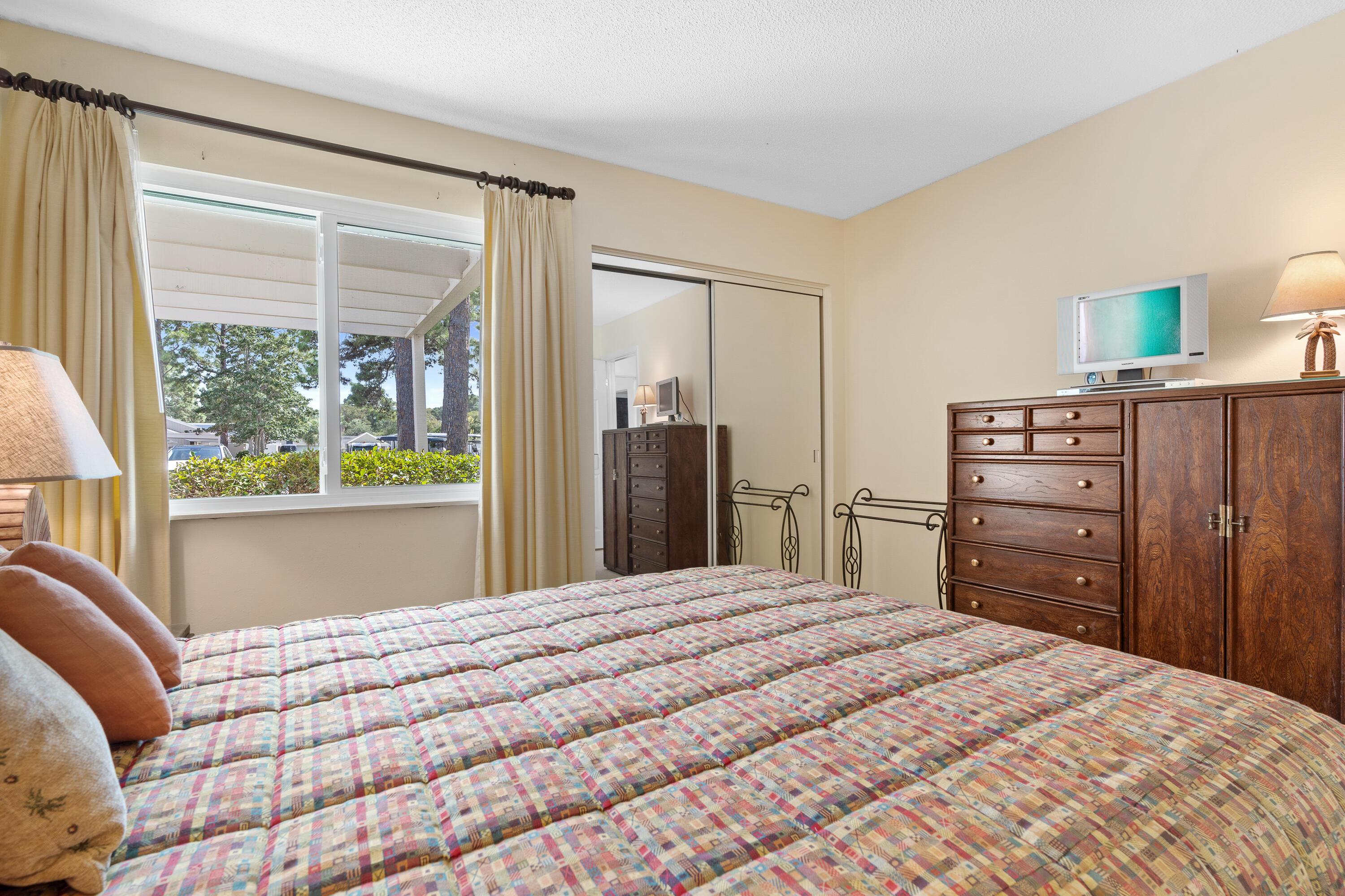 LINKSIDE VILLAGE - Residential