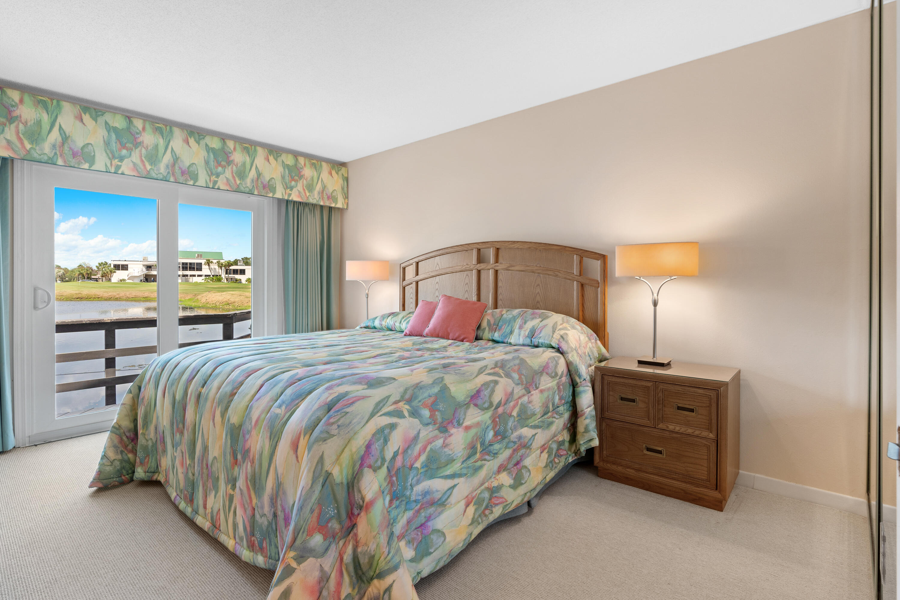 LINKSIDE VILLAGE - Residential