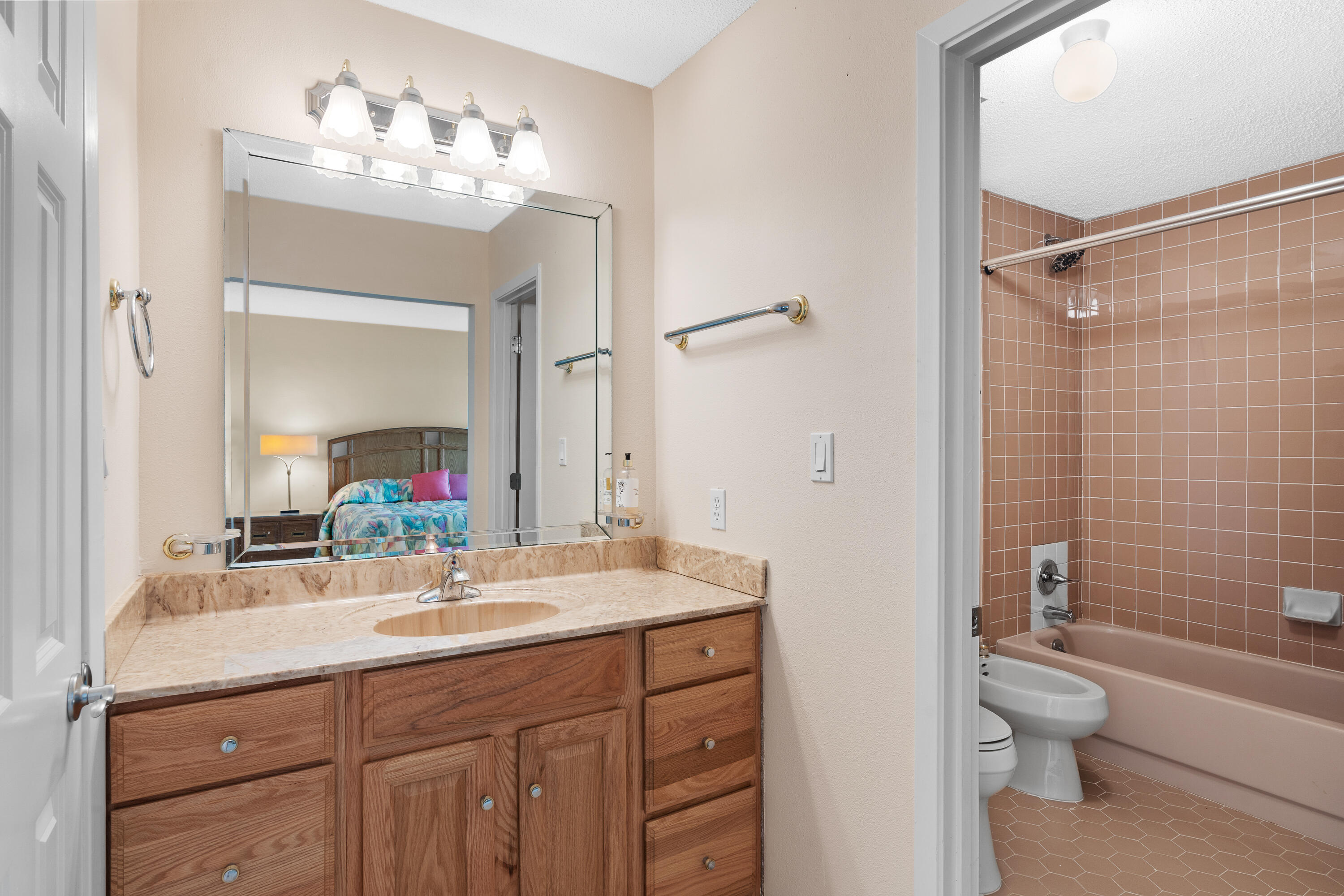 LINKSIDE VILLAGE - Residential