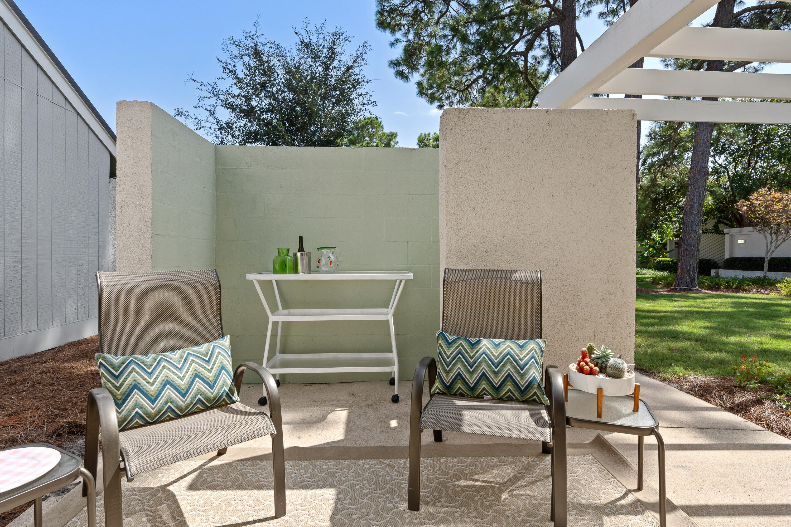 LINKSIDE VILLAGE - Residential