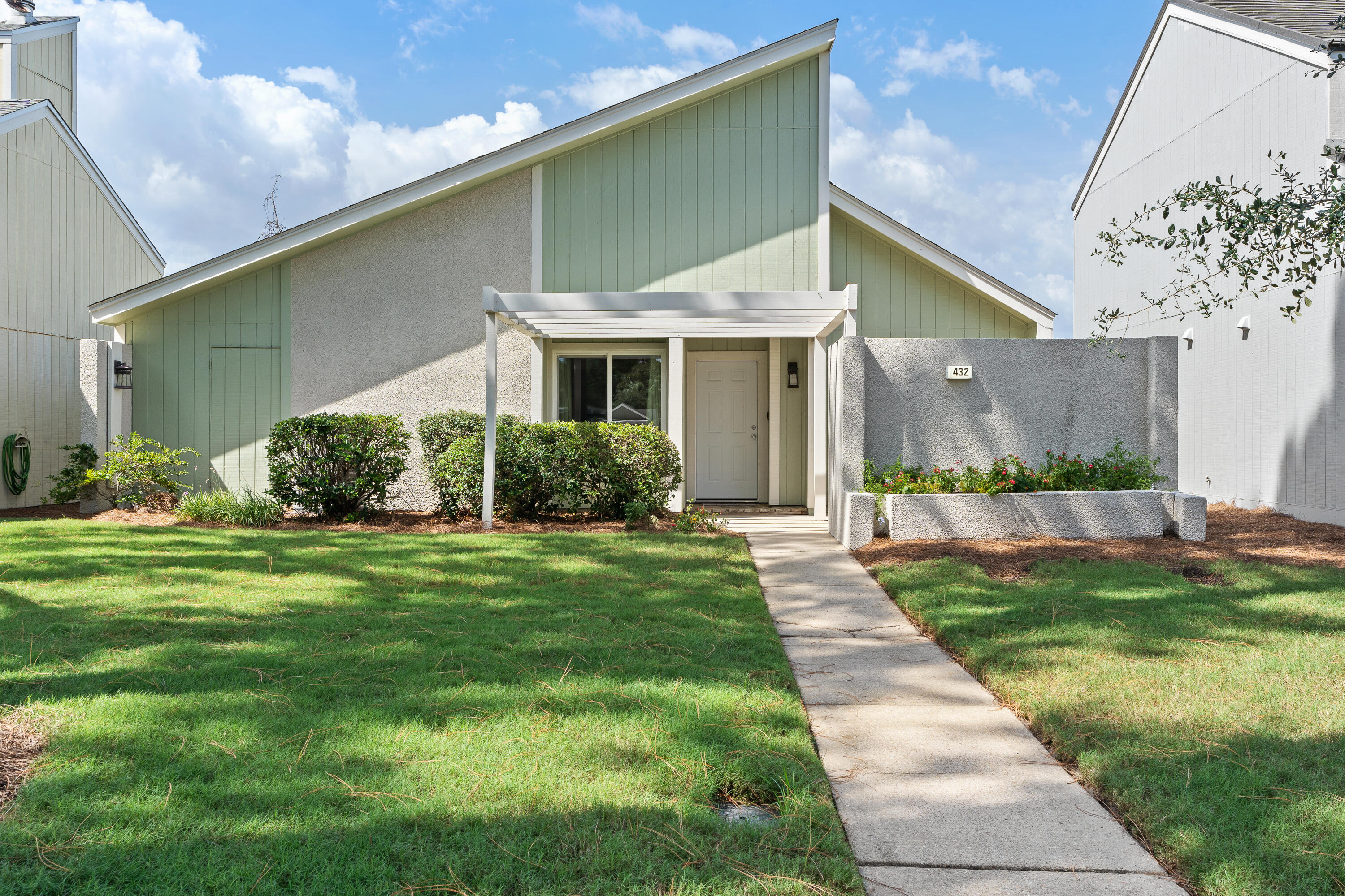 LINKSIDE VILLAGE - Residential