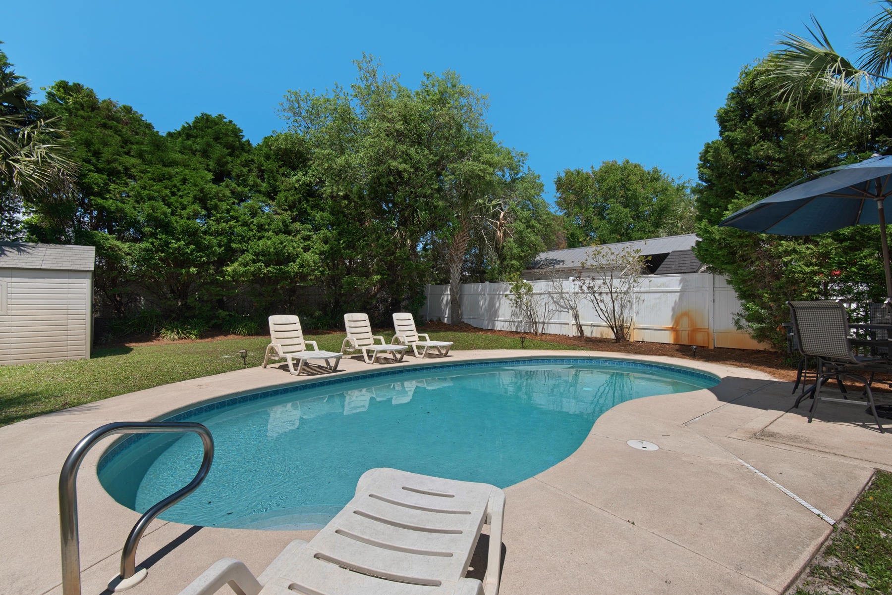 CRYSTAL BEACH - Residential