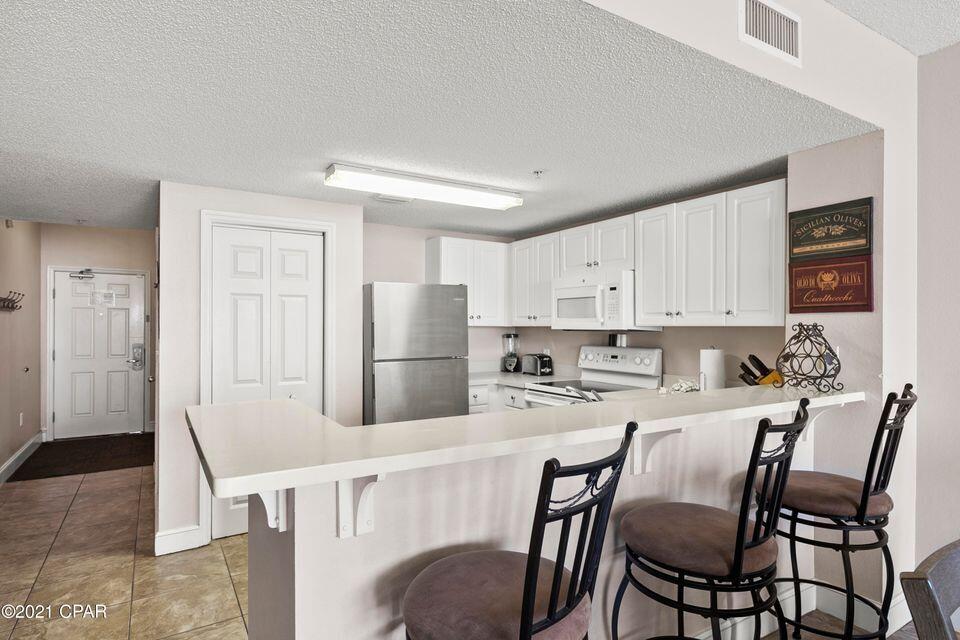 MAJESTIC BEACH TOWERS I - Residential