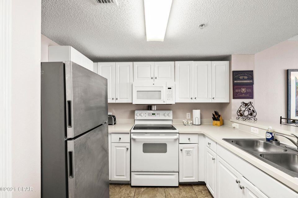 MAJESTIC BEACH TOWERS I - Residential