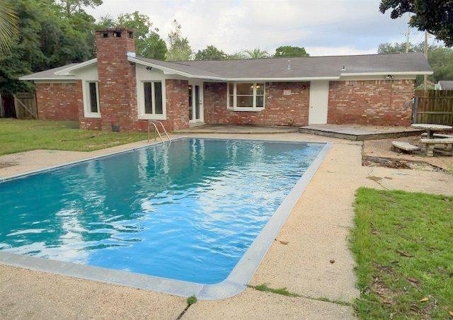 COUNTRY CLUB ESTATES - Residential