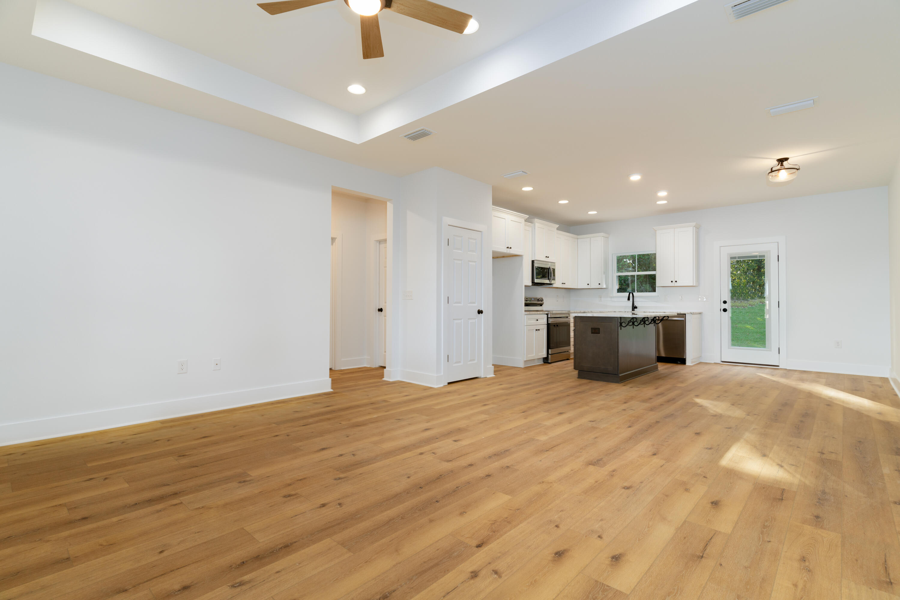 CRESTVIEW (231100.00) - Residential