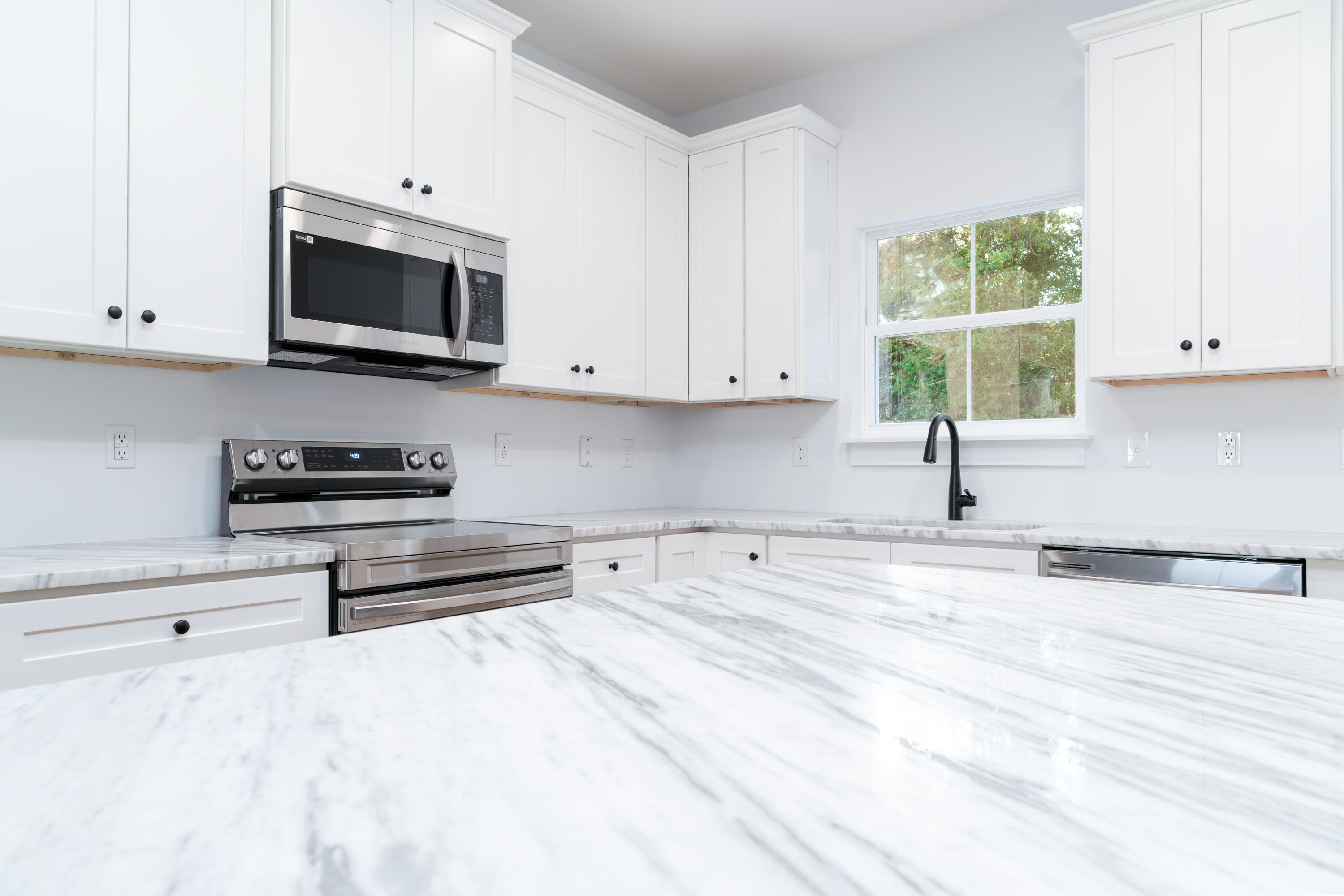 CRESTVIEW (231100.00) - Residential