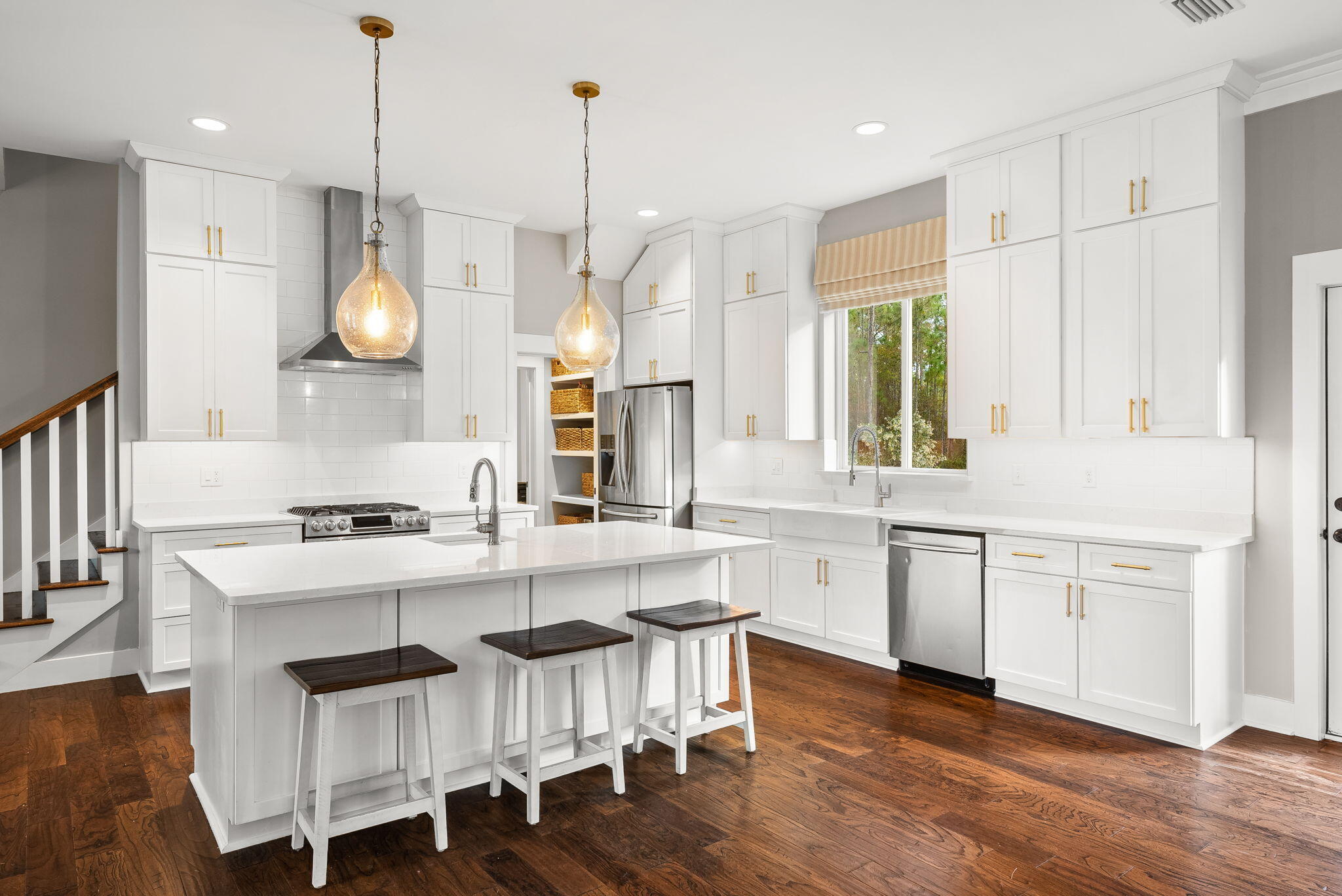 WHISPERING PINES - Residential