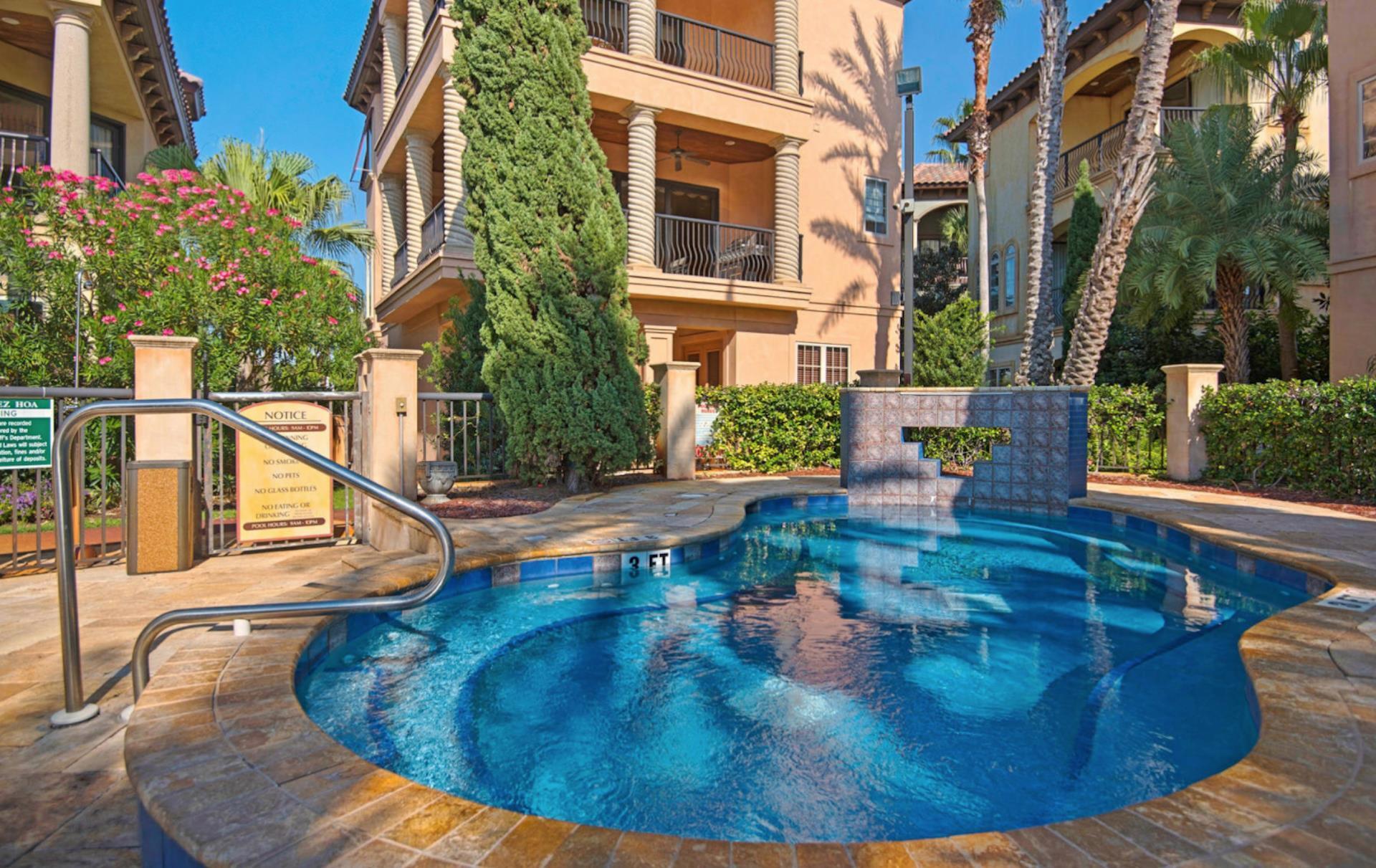 ST TROPEZ - Residential