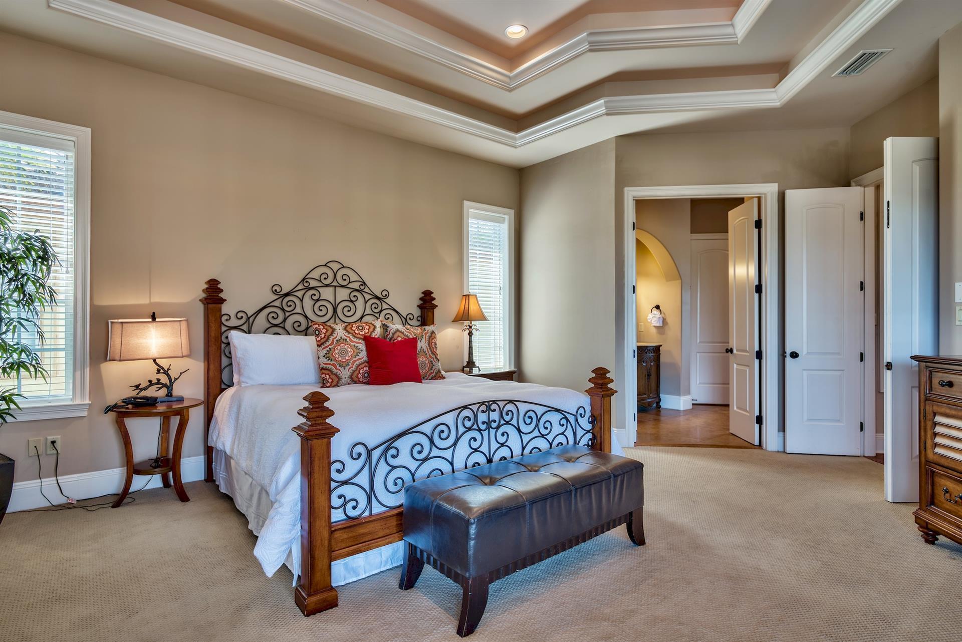 ST TROPEZ - Residential