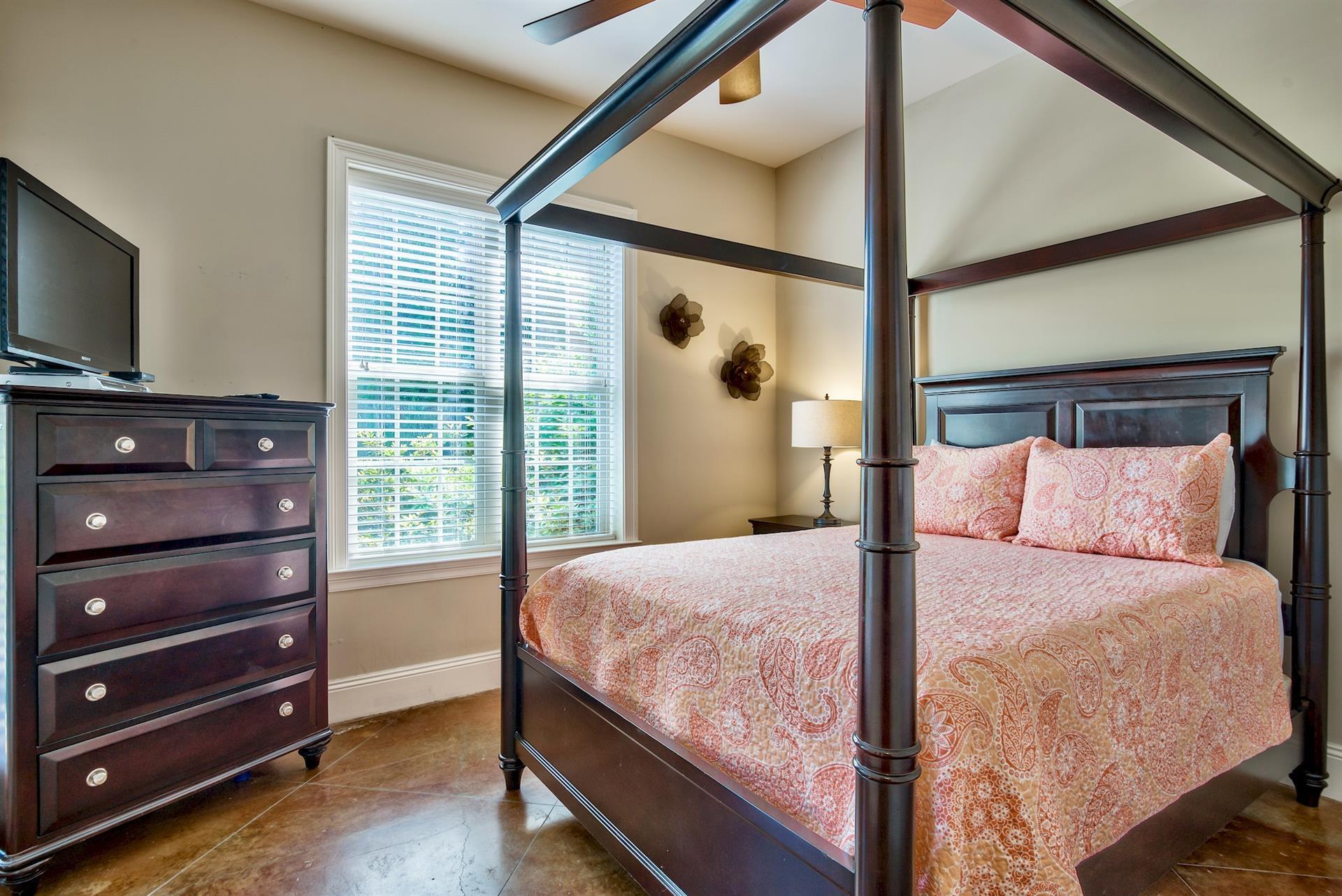 ST TROPEZ - Residential