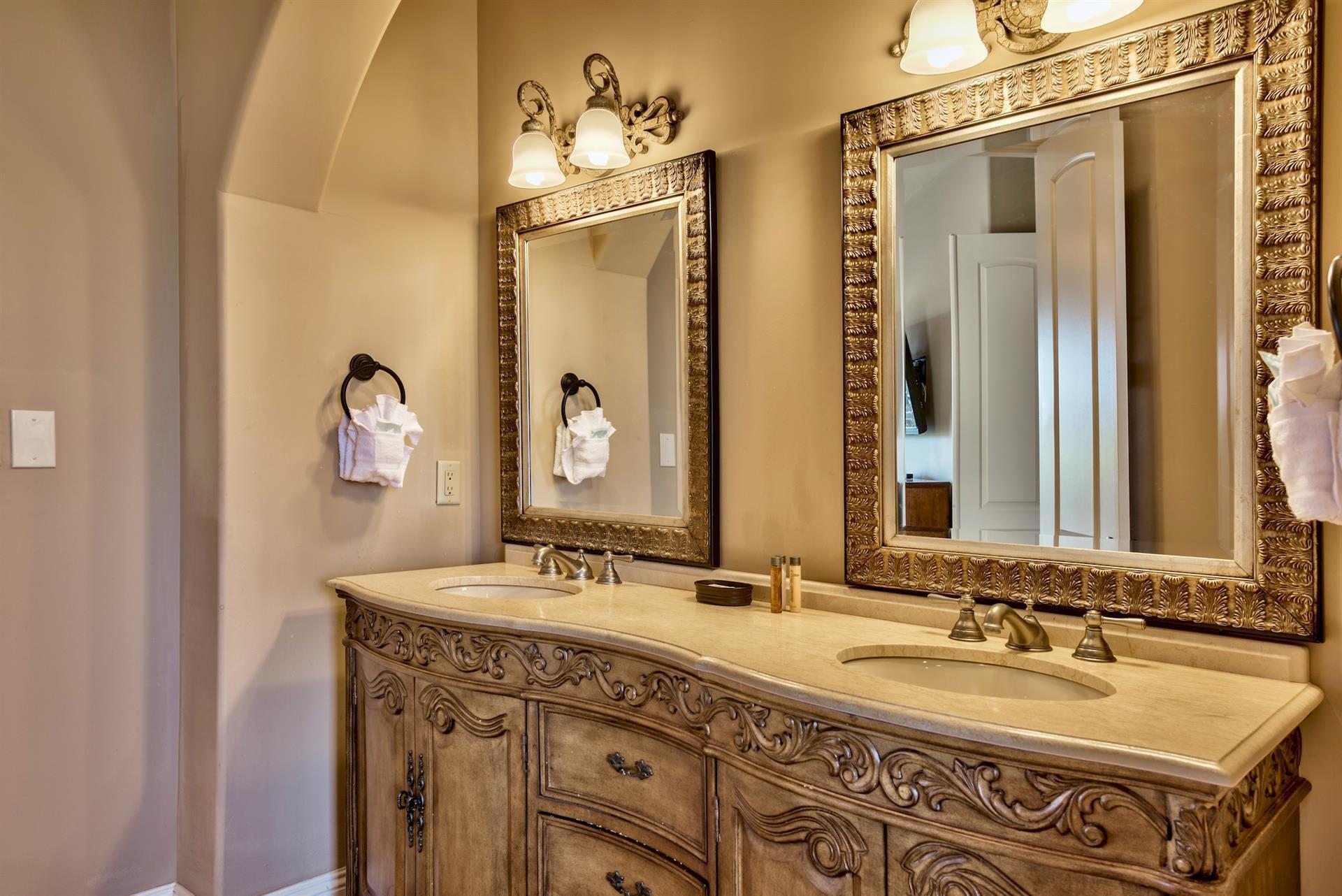 ST TROPEZ - Residential