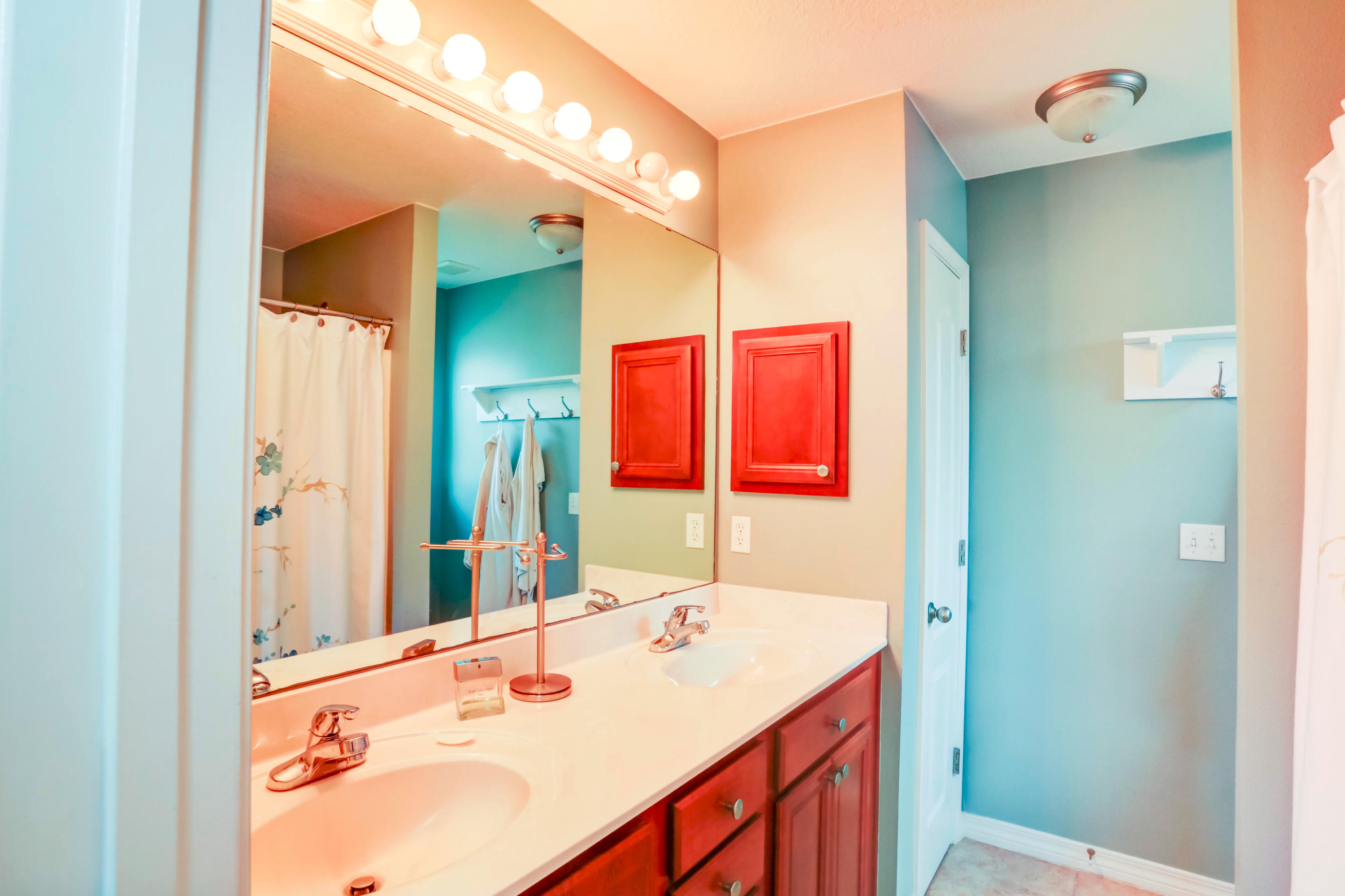 EAGLE BAY - Residential