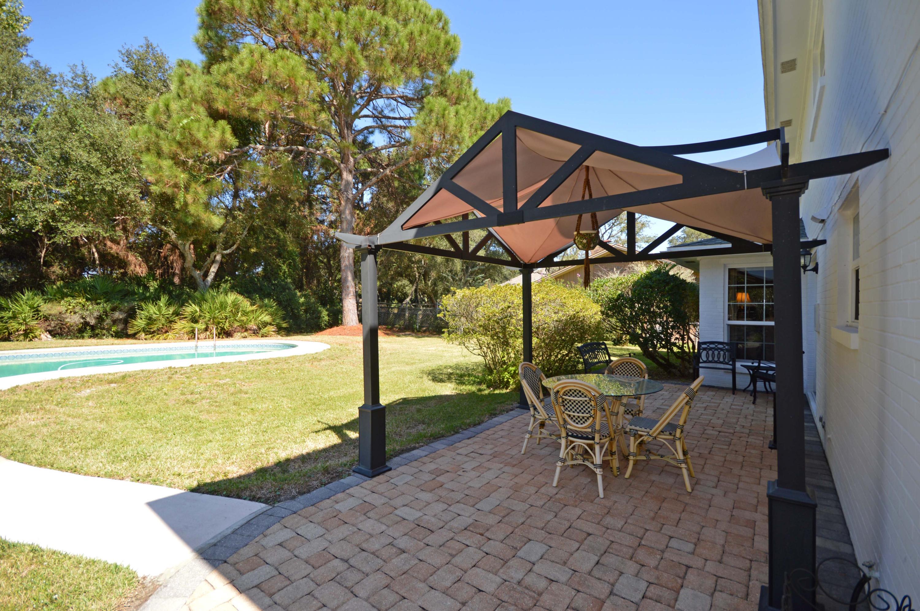 LAKE LORRAINE ESTATES - Residential