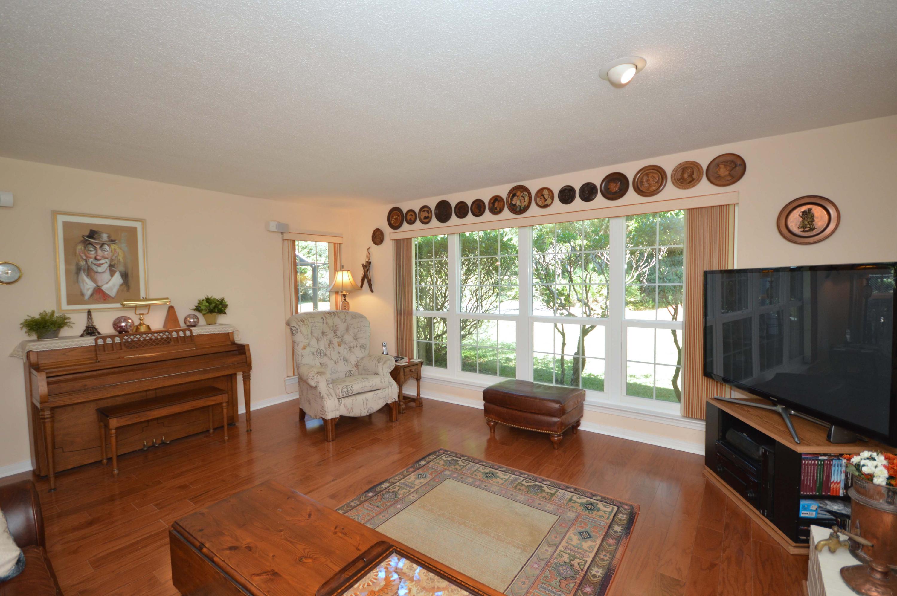 LAKE LORRAINE ESTATES - Residential