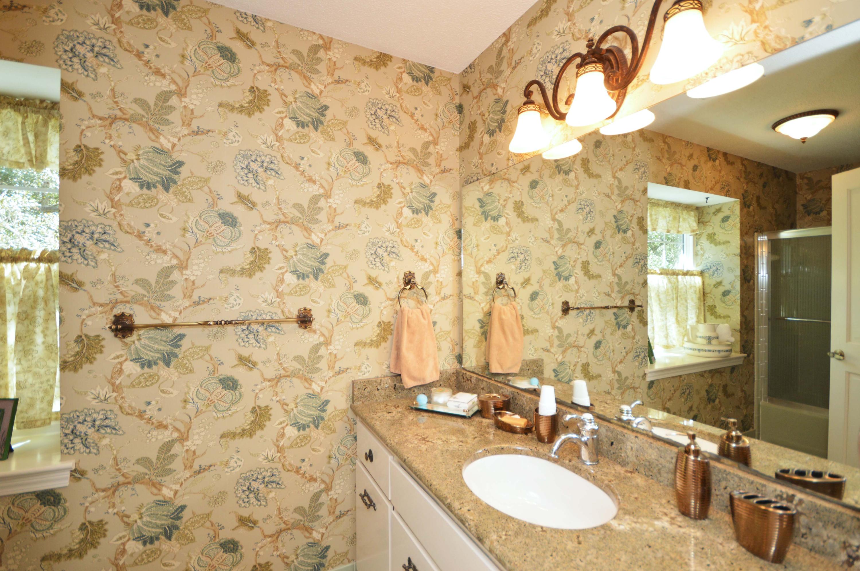 LAKE LORRAINE ESTATES - Residential