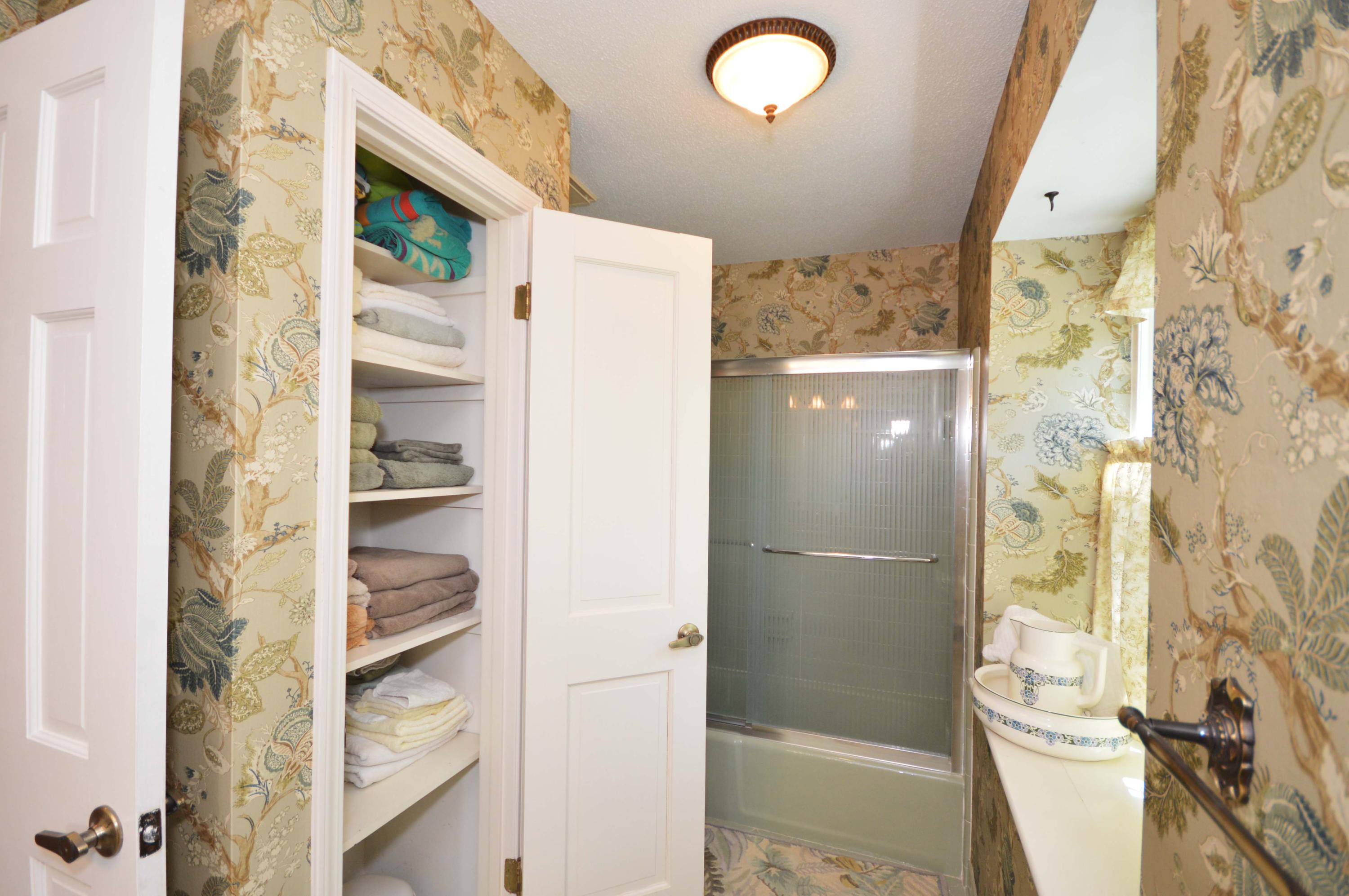 LAKE LORRAINE ESTATES - Residential