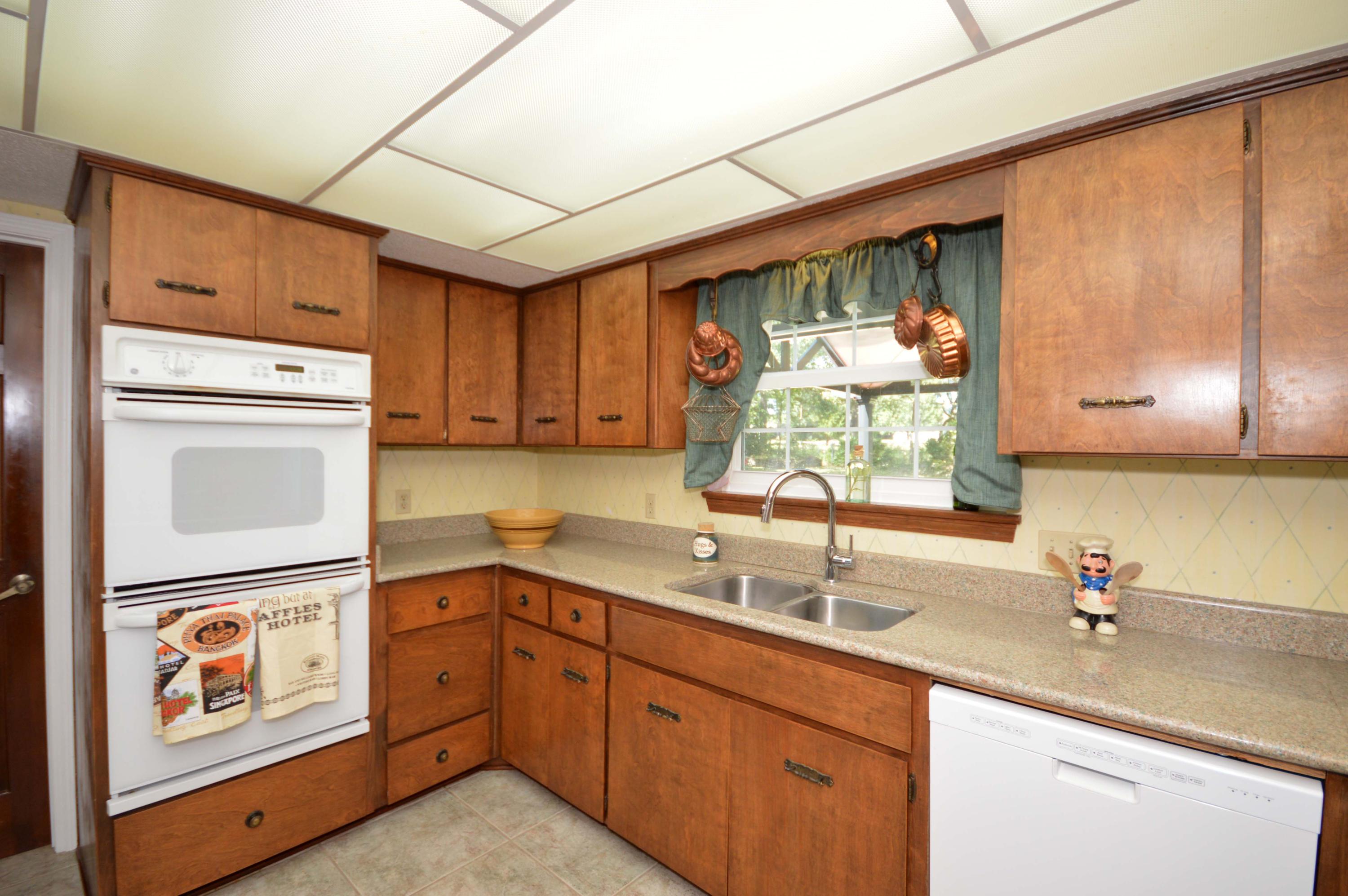 LAKE LORRAINE ESTATES - Residential