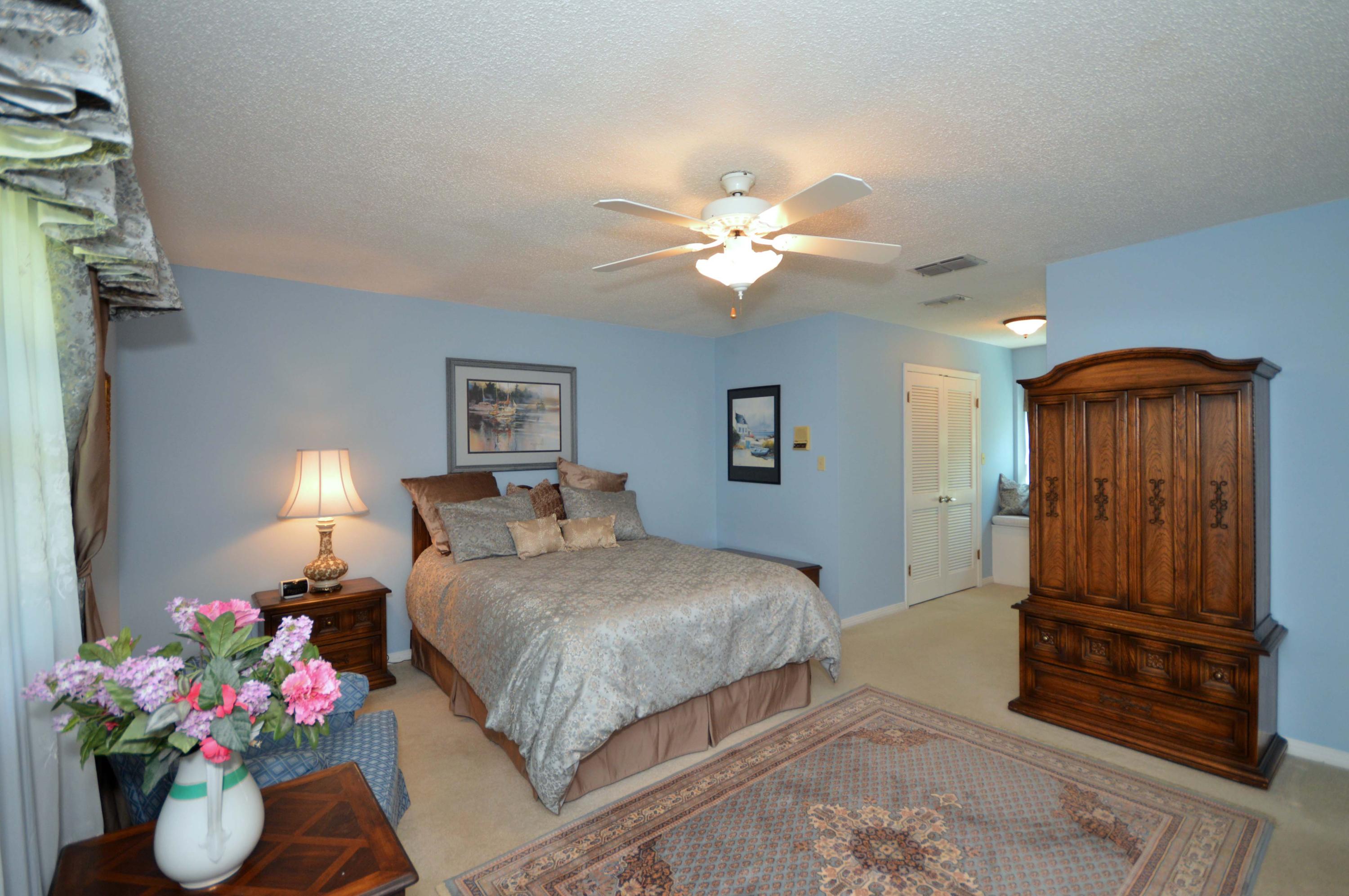 LAKE LORRAINE ESTATES - Residential