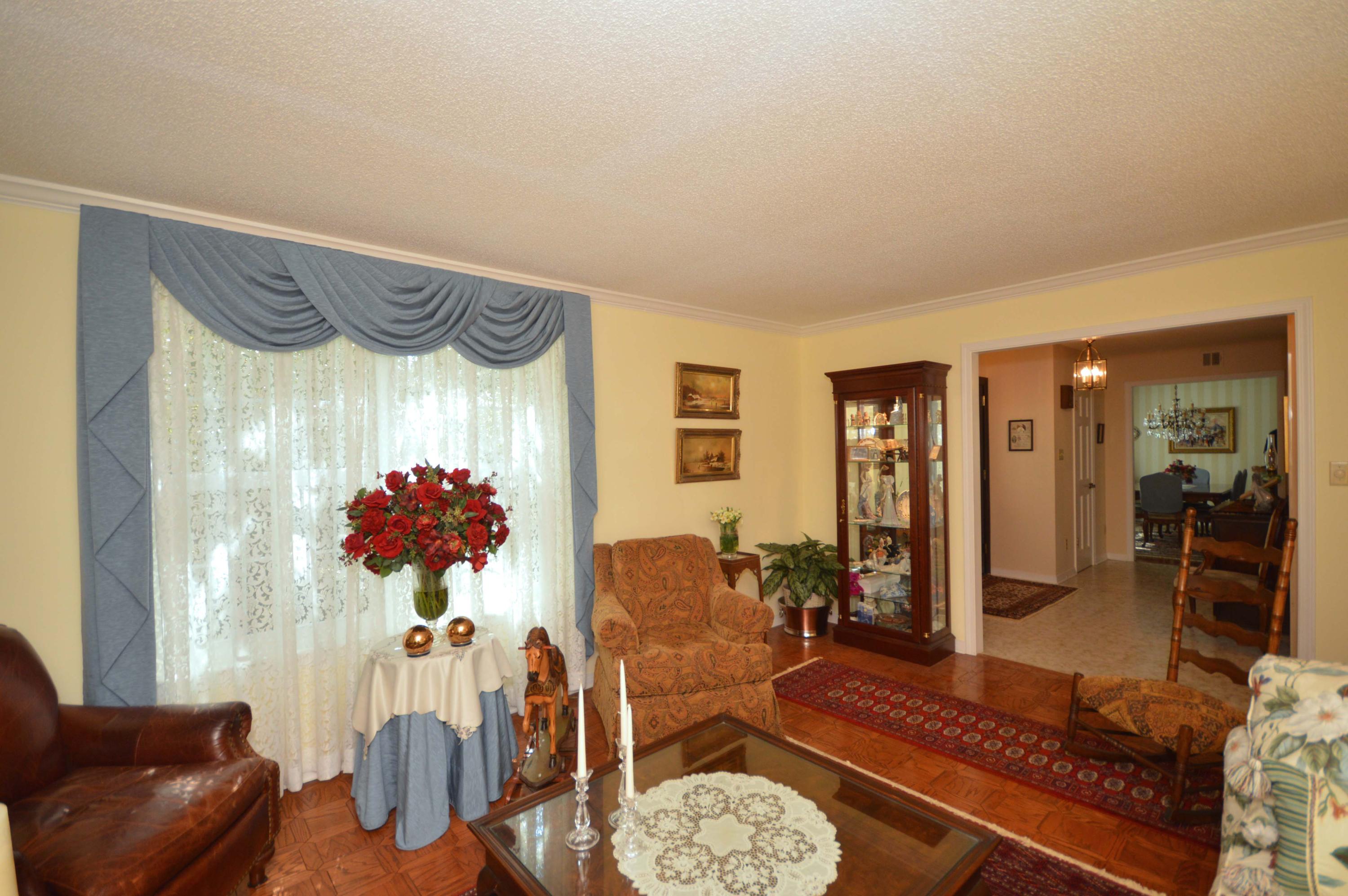 LAKE LORRAINE ESTATES - Residential