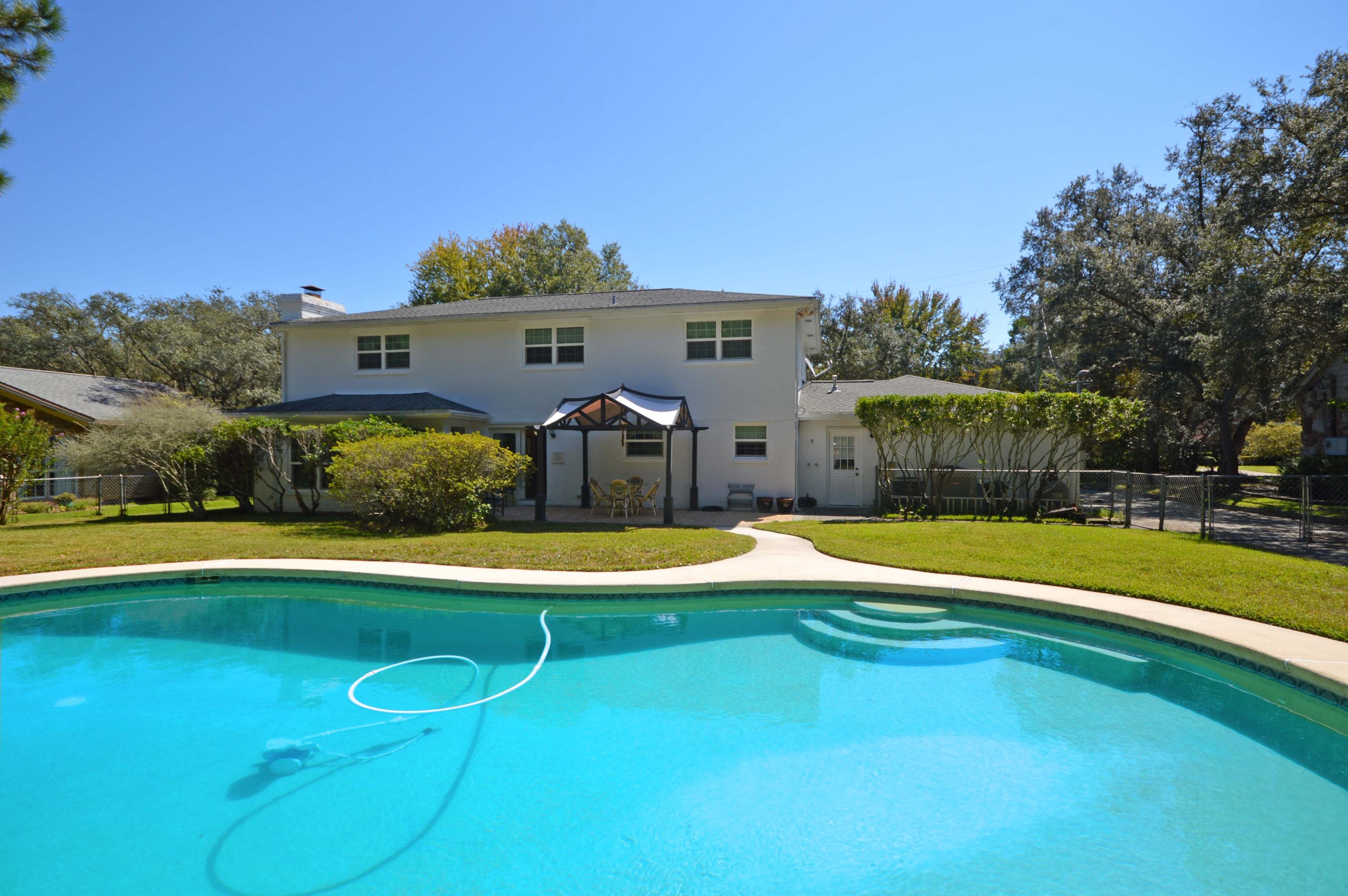 LAKE LORRAINE ESTATES - Residential