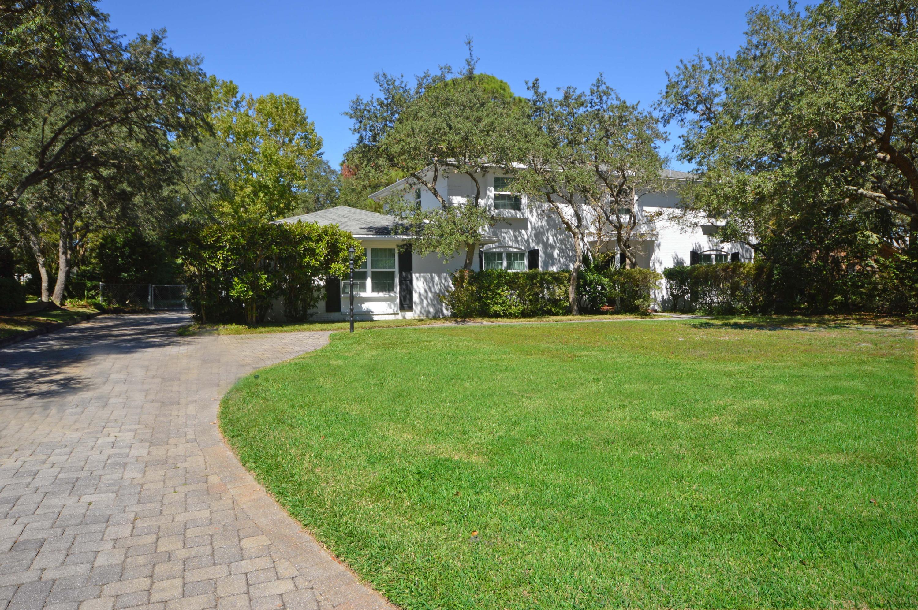 LAKE LORRAINE ESTATES - Residential