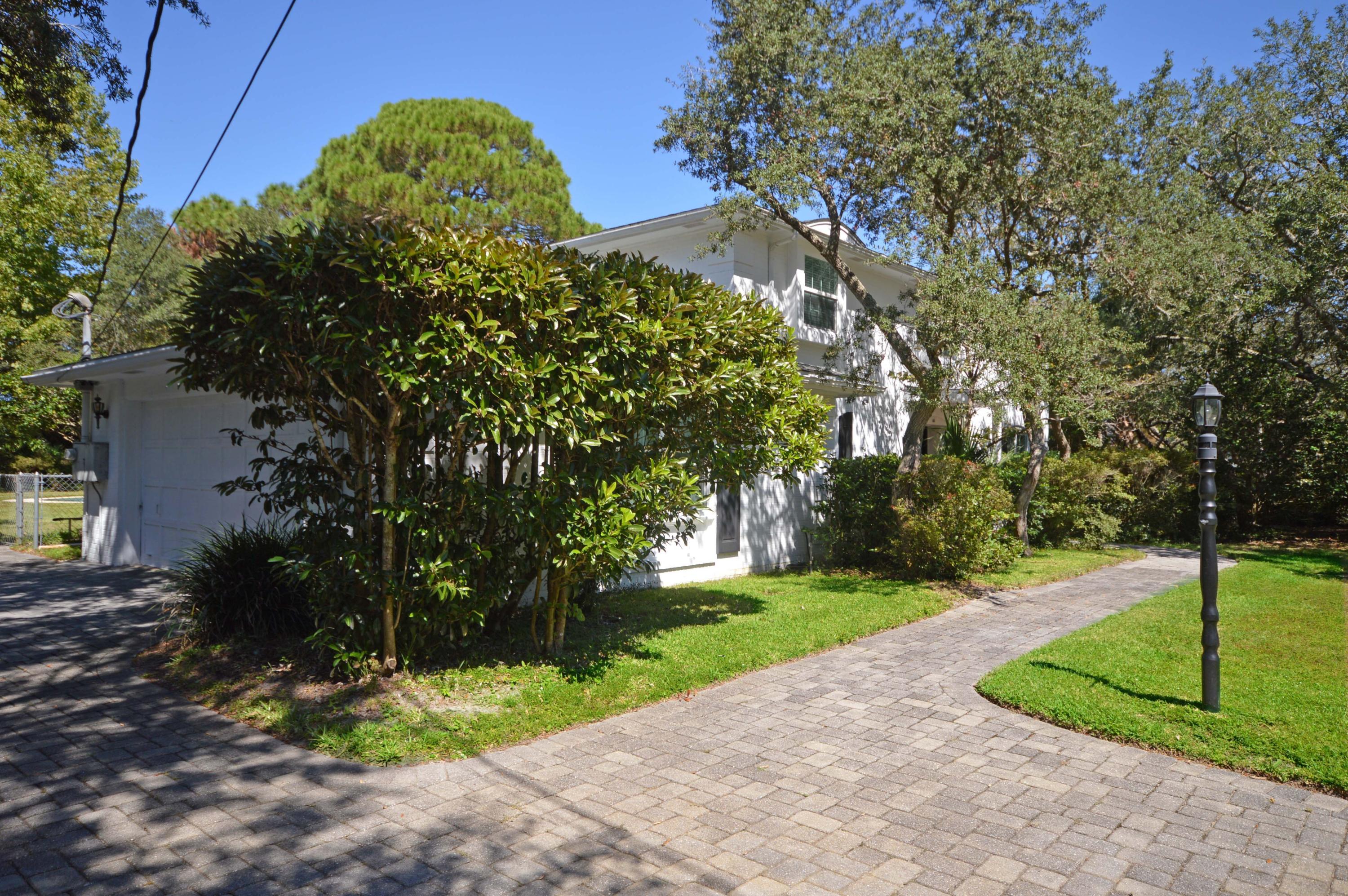 LAKE LORRAINE ESTATES - Residential