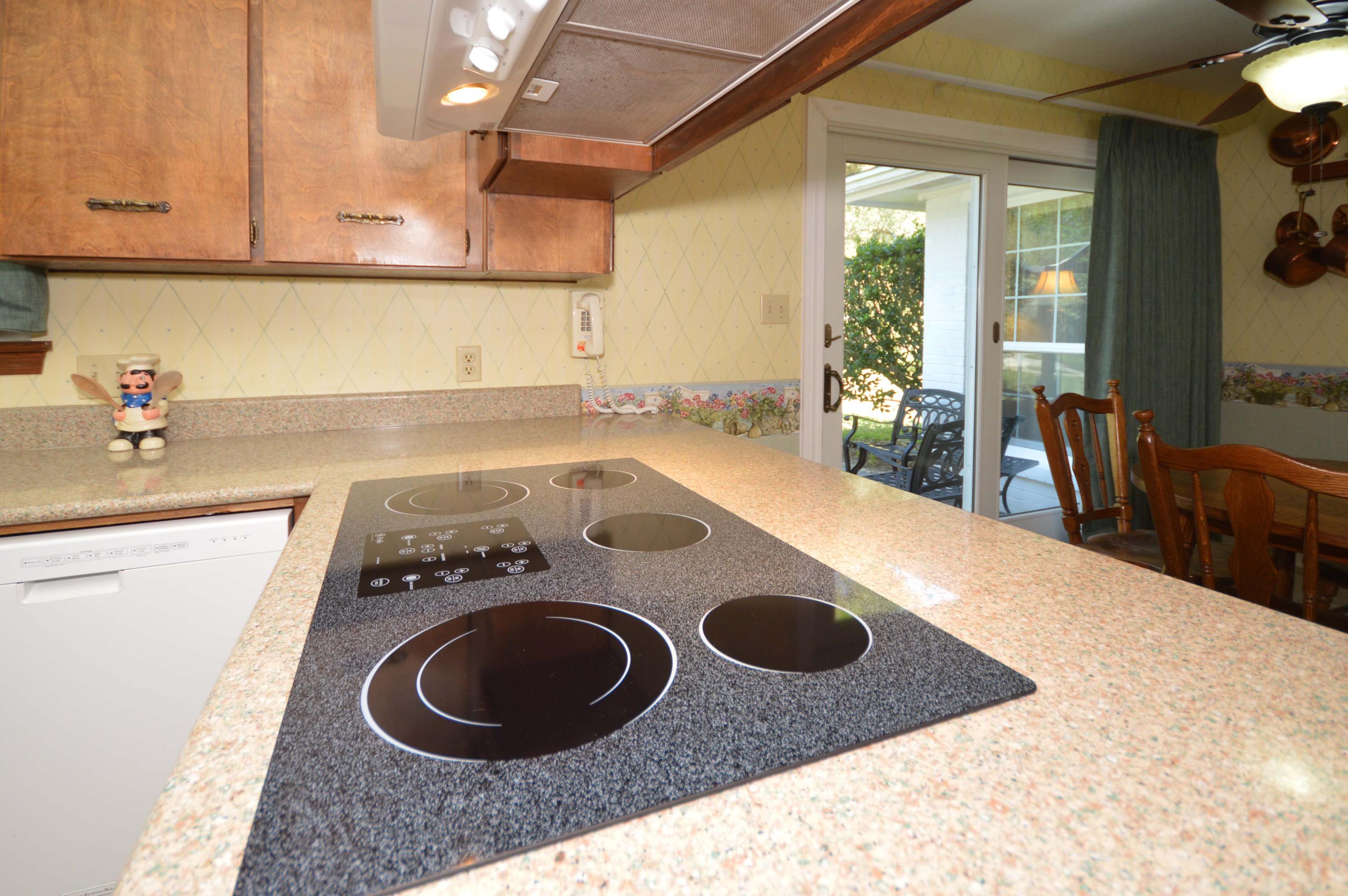 LAKE LORRAINE ESTATES - Residential