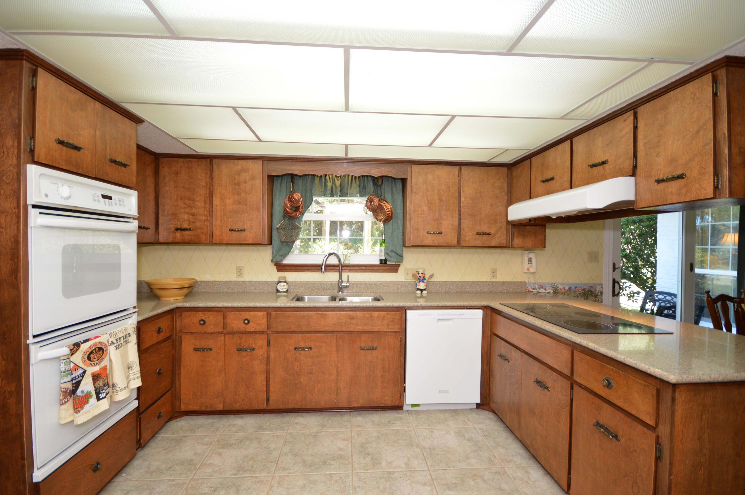 LAKE LORRAINE ESTATES - Residential