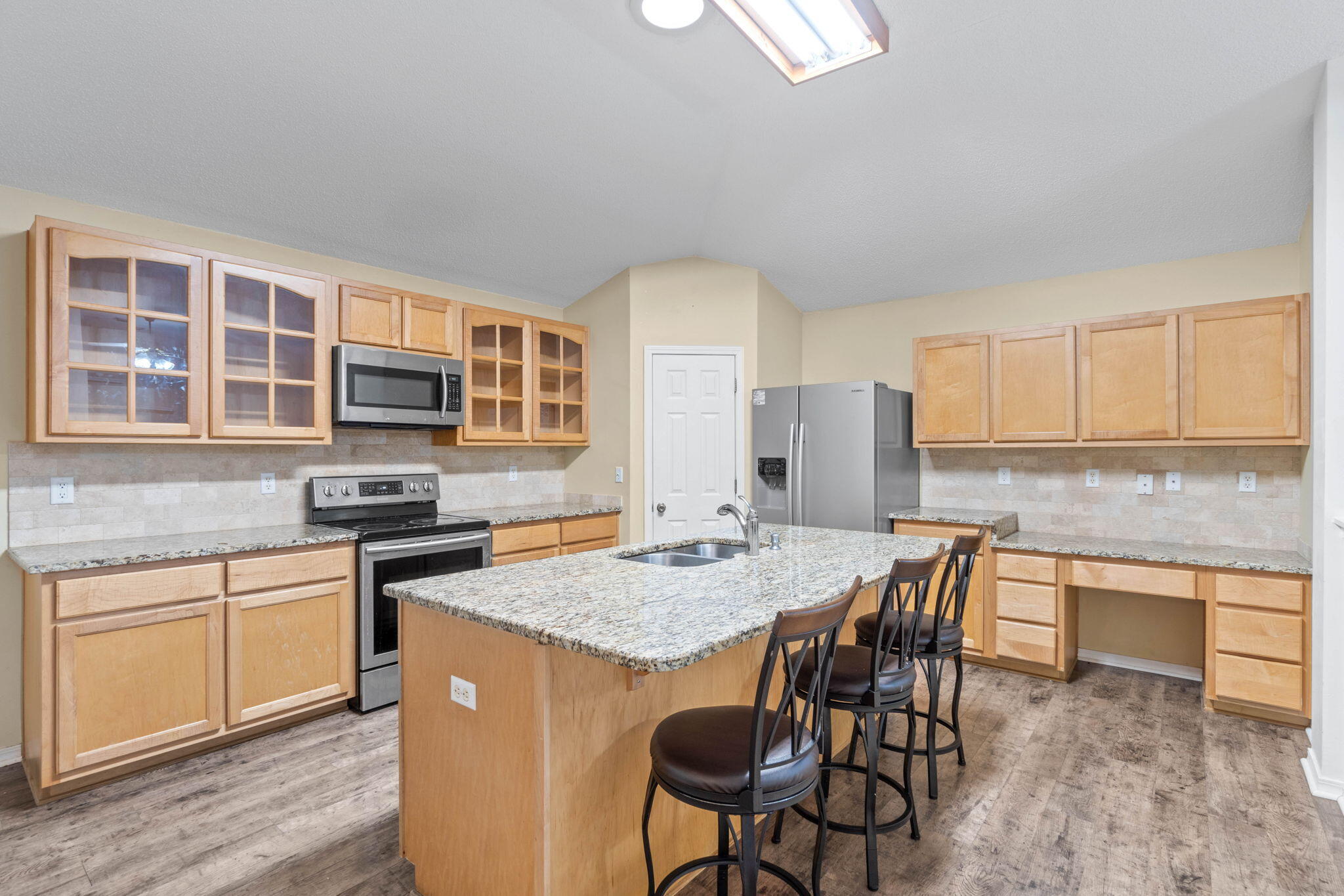 EMERALD VILLAGE S/D - Residential Lease