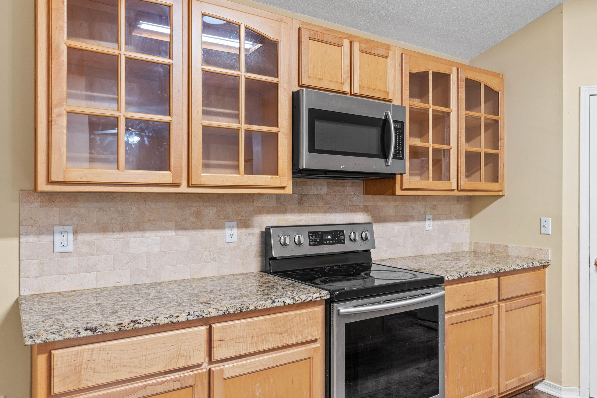 EMERALD VILLAGE S/D - Residential Lease