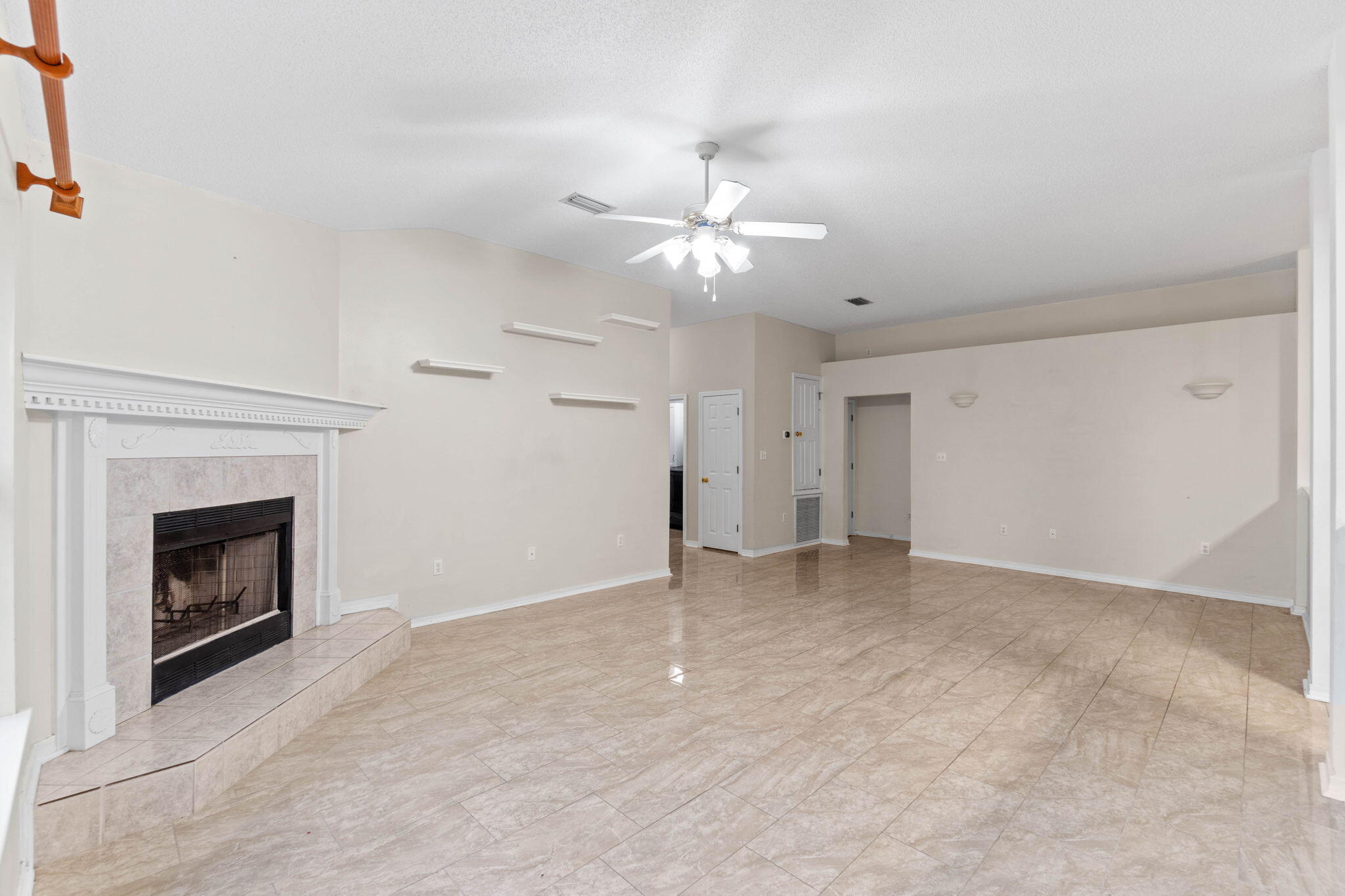 EMERALD VILLAGE S/D - Residential Lease