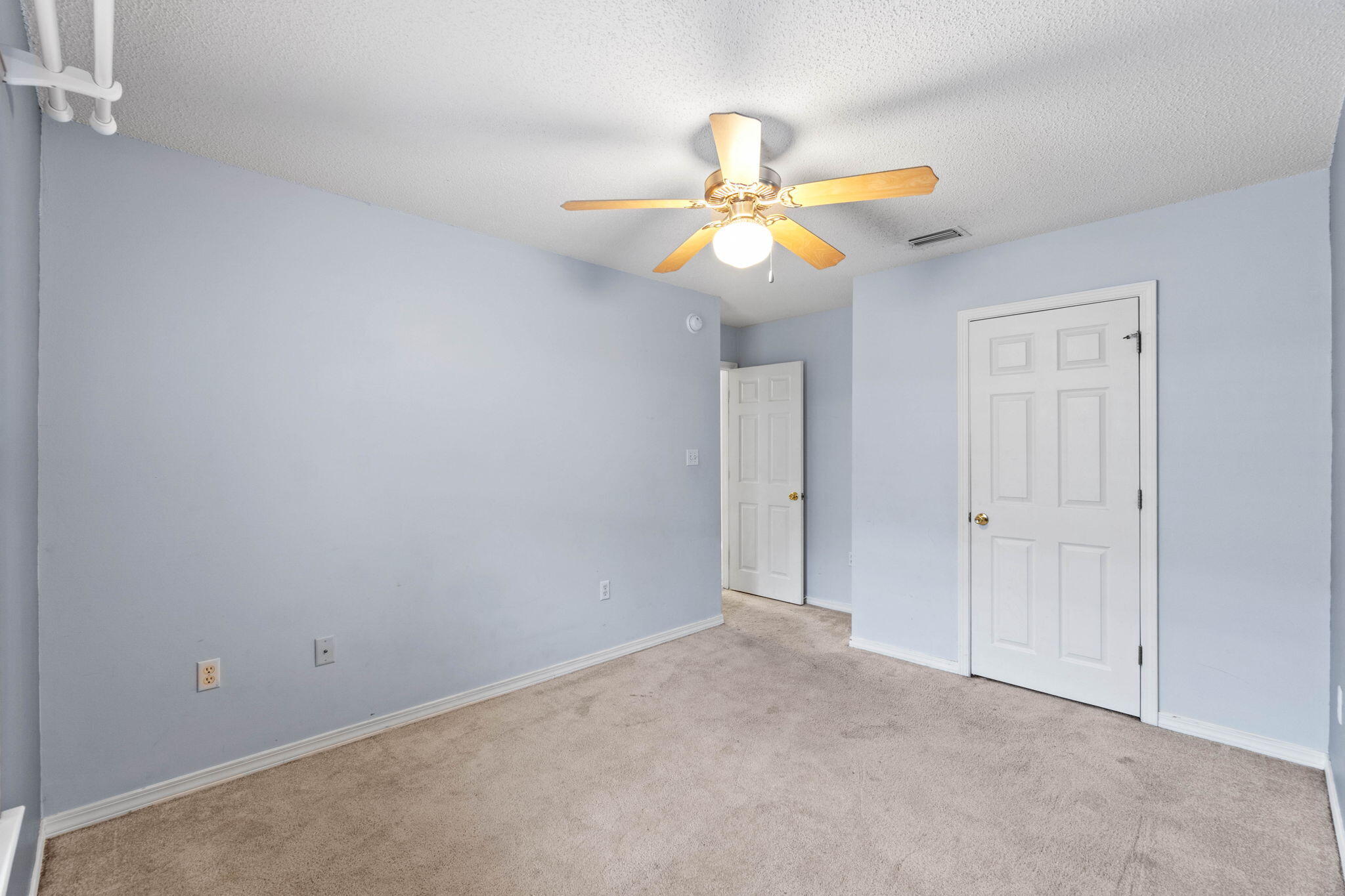 EMERALD VILLAGE S/D - Residential Lease