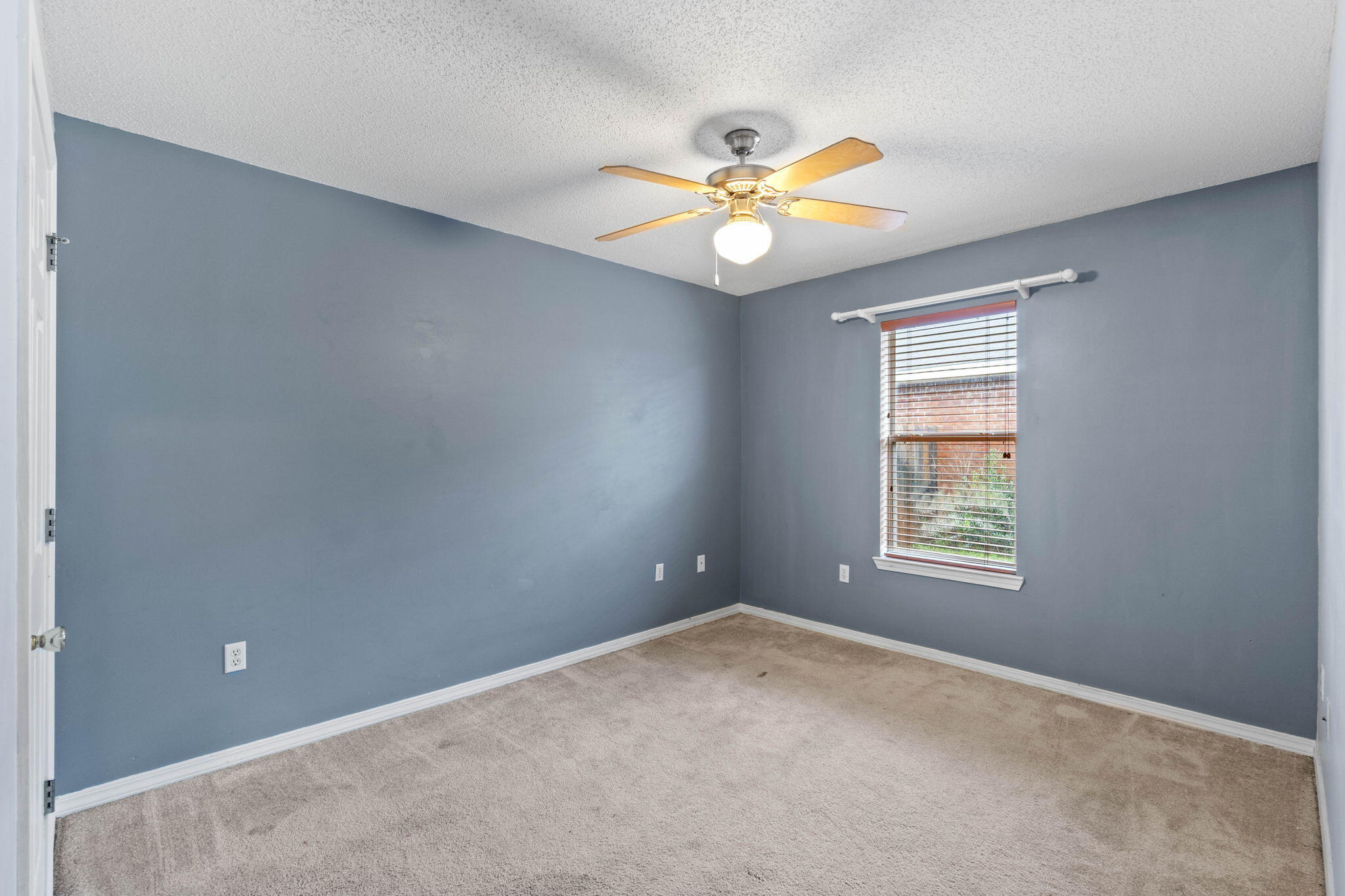 EMERALD VILLAGE S/D - Residential Lease