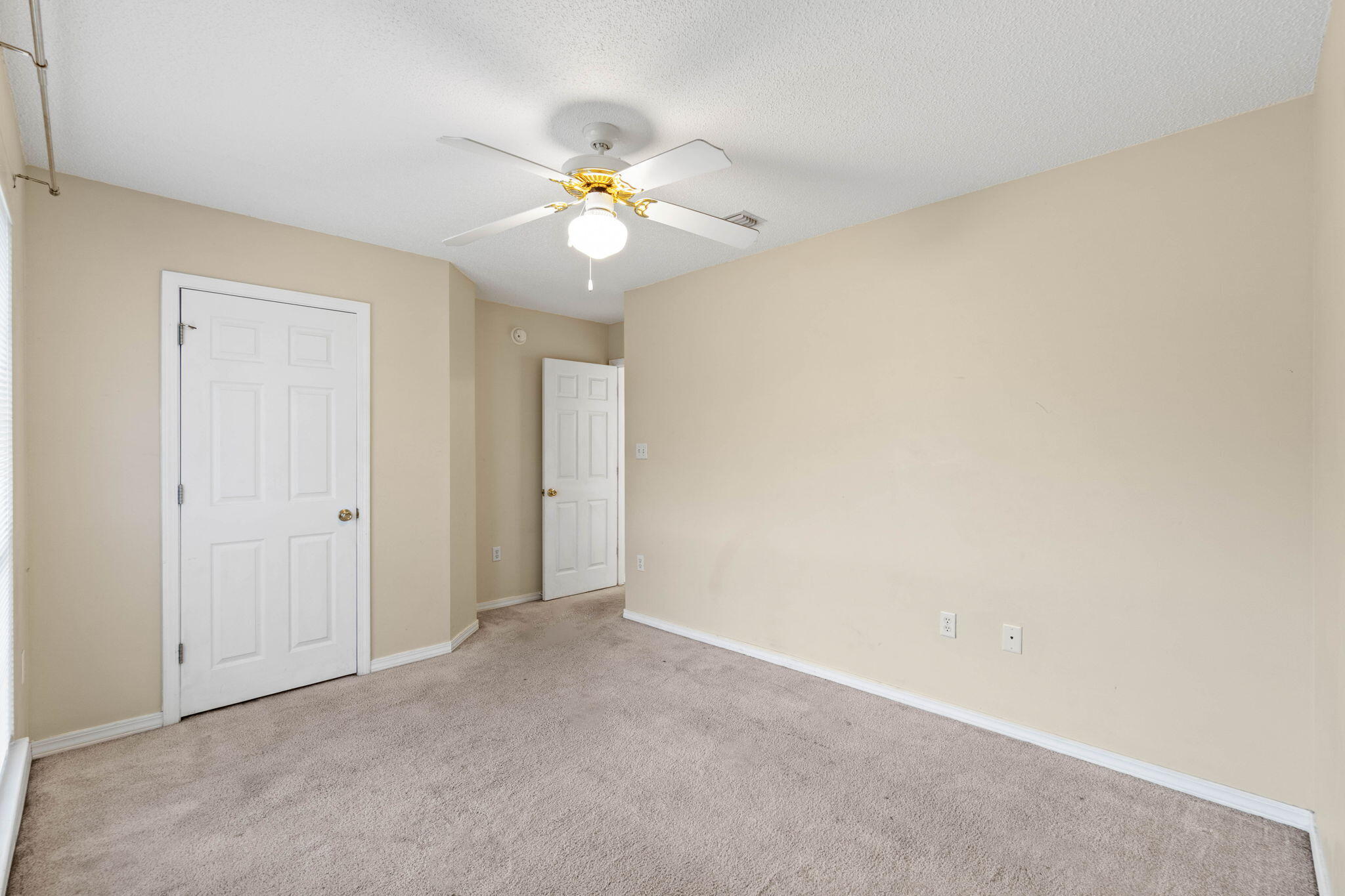 EMERALD VILLAGE S/D - Residential Lease