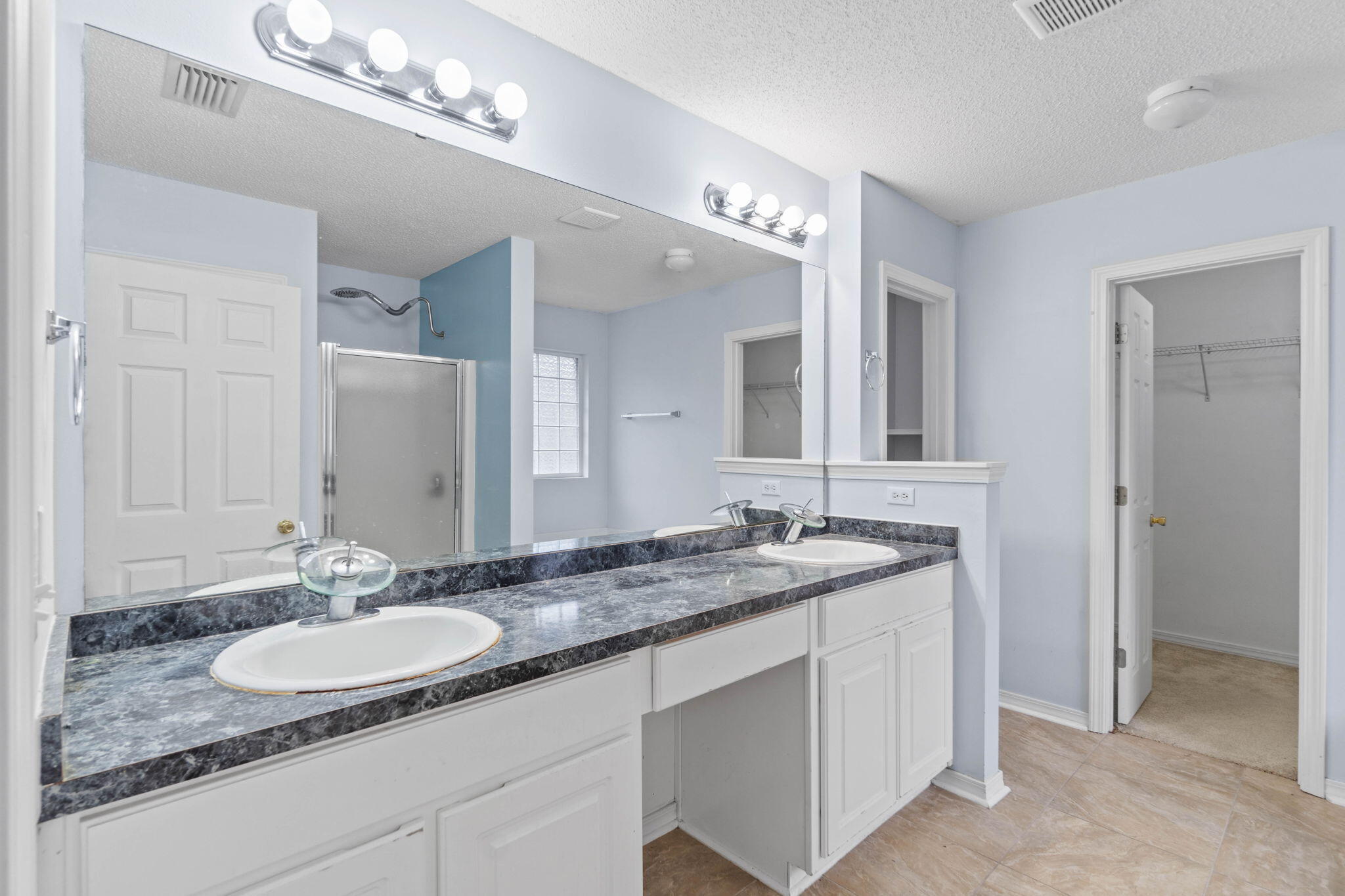 EMERALD VILLAGE S/D - Residential Lease