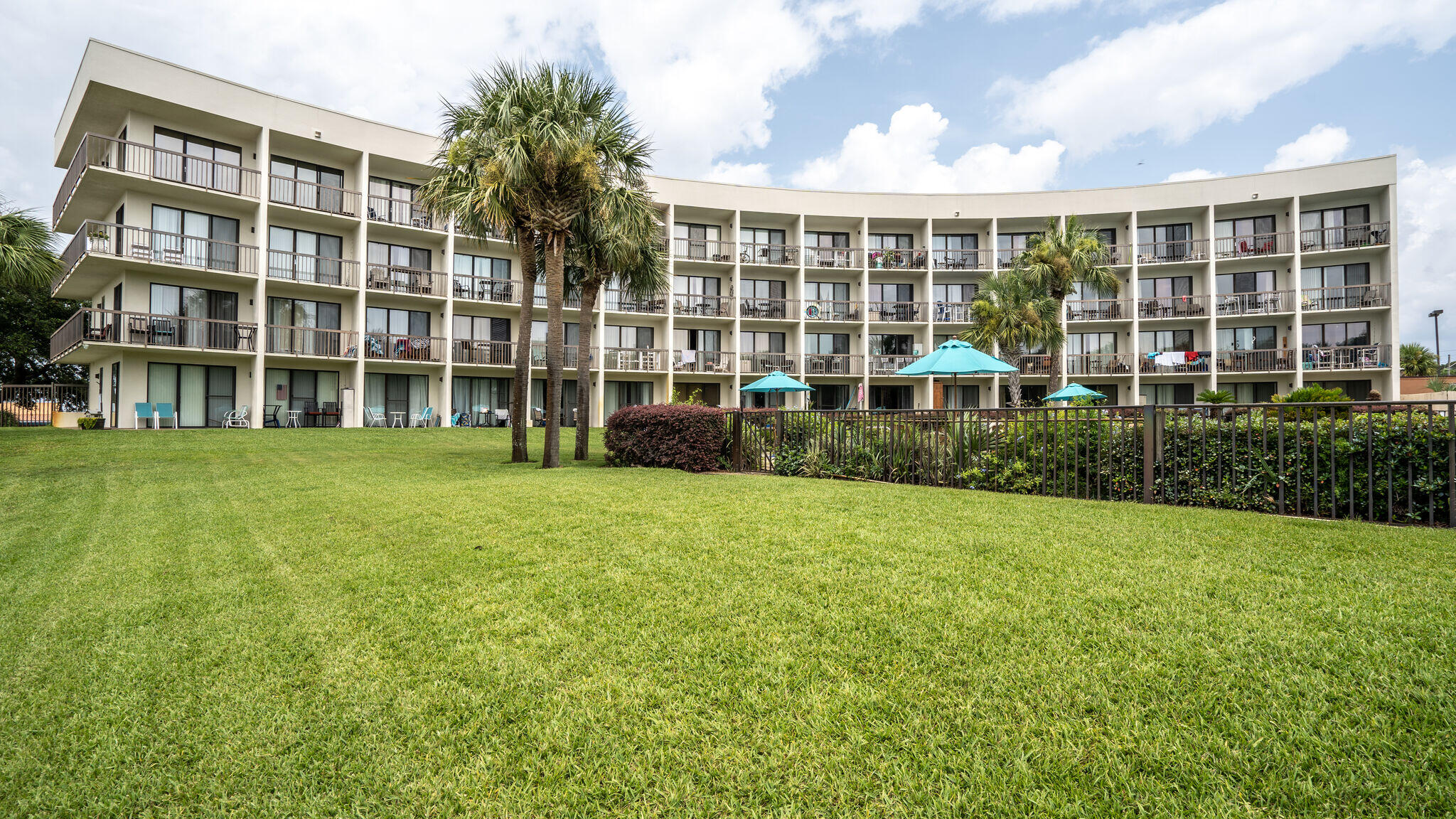 PIRATES BAY PH 1 - Residential