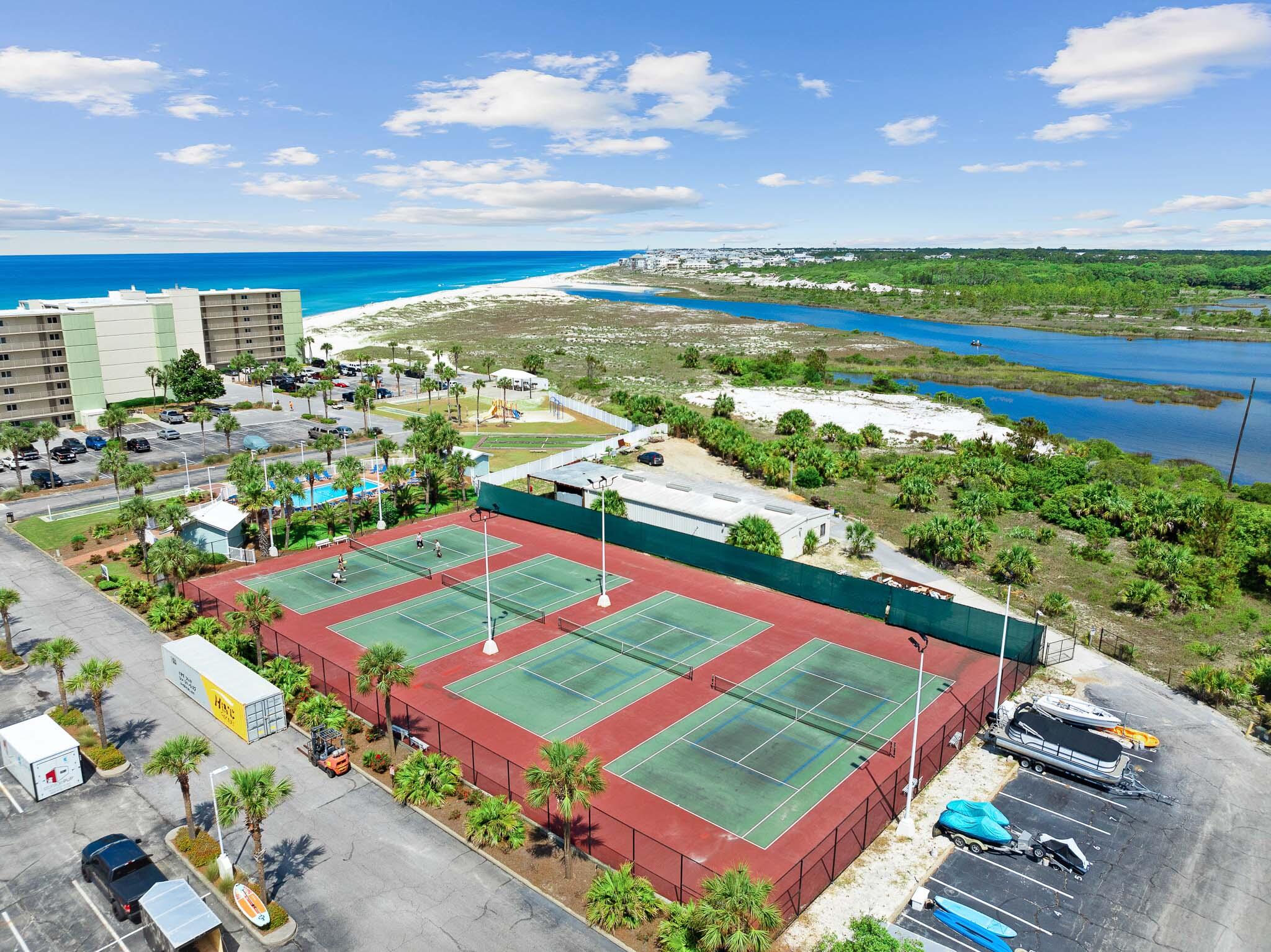 PINNACLE PORT - Residential
