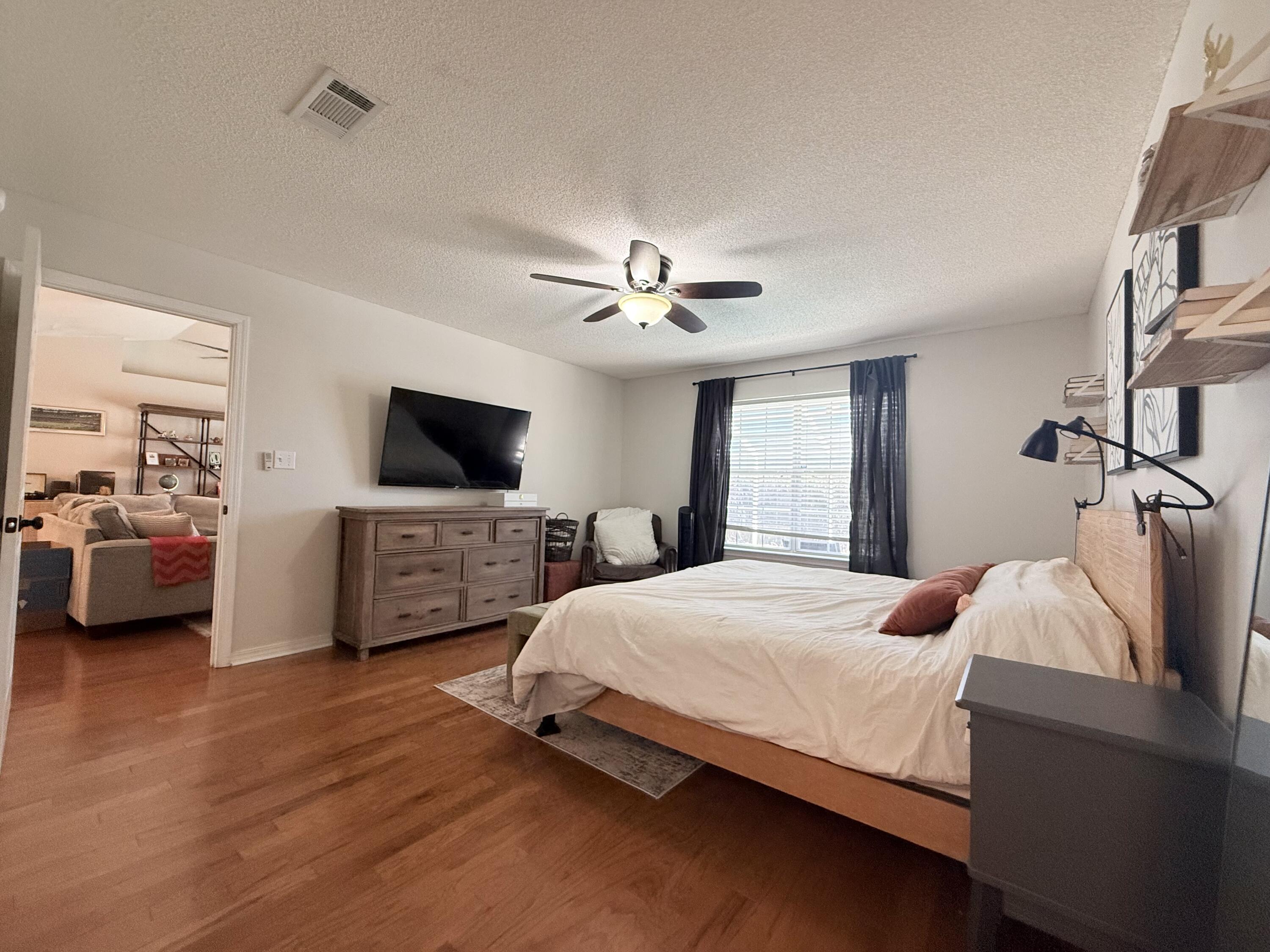 CREETWOODS - Residential Lease