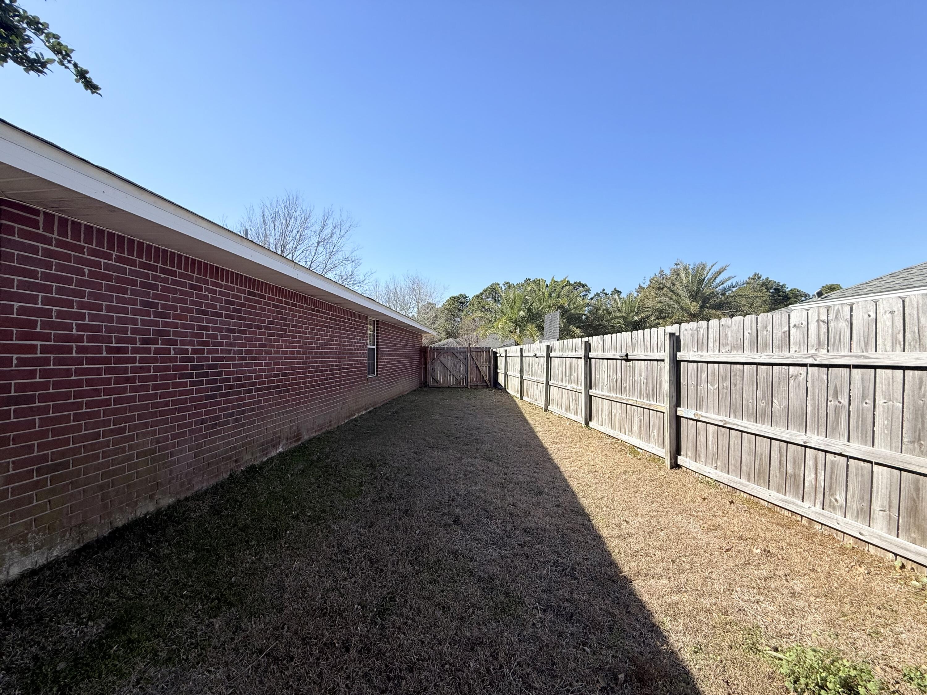 CREETWOODS - Residential Lease